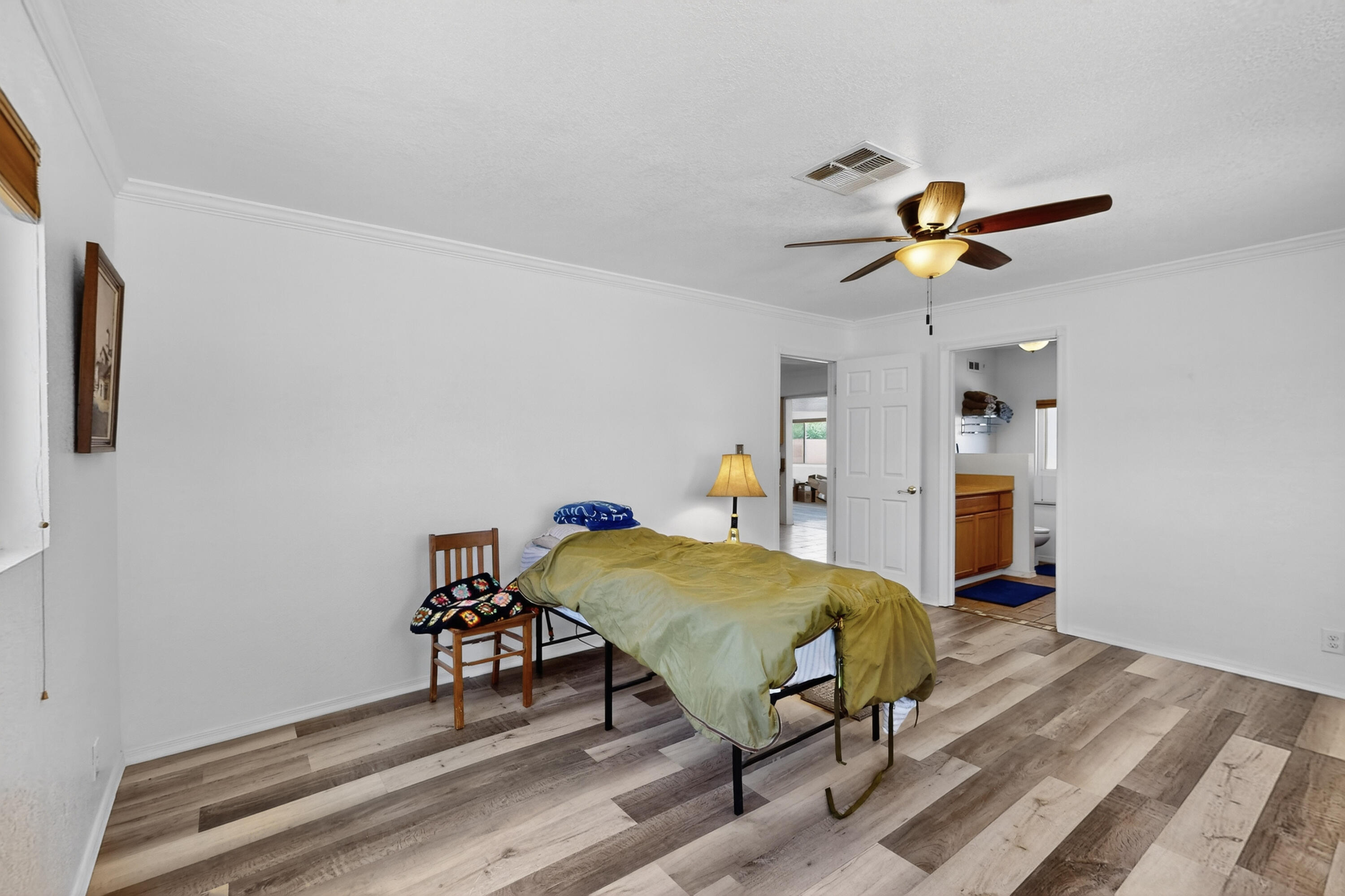 855 Foxcroft Loop