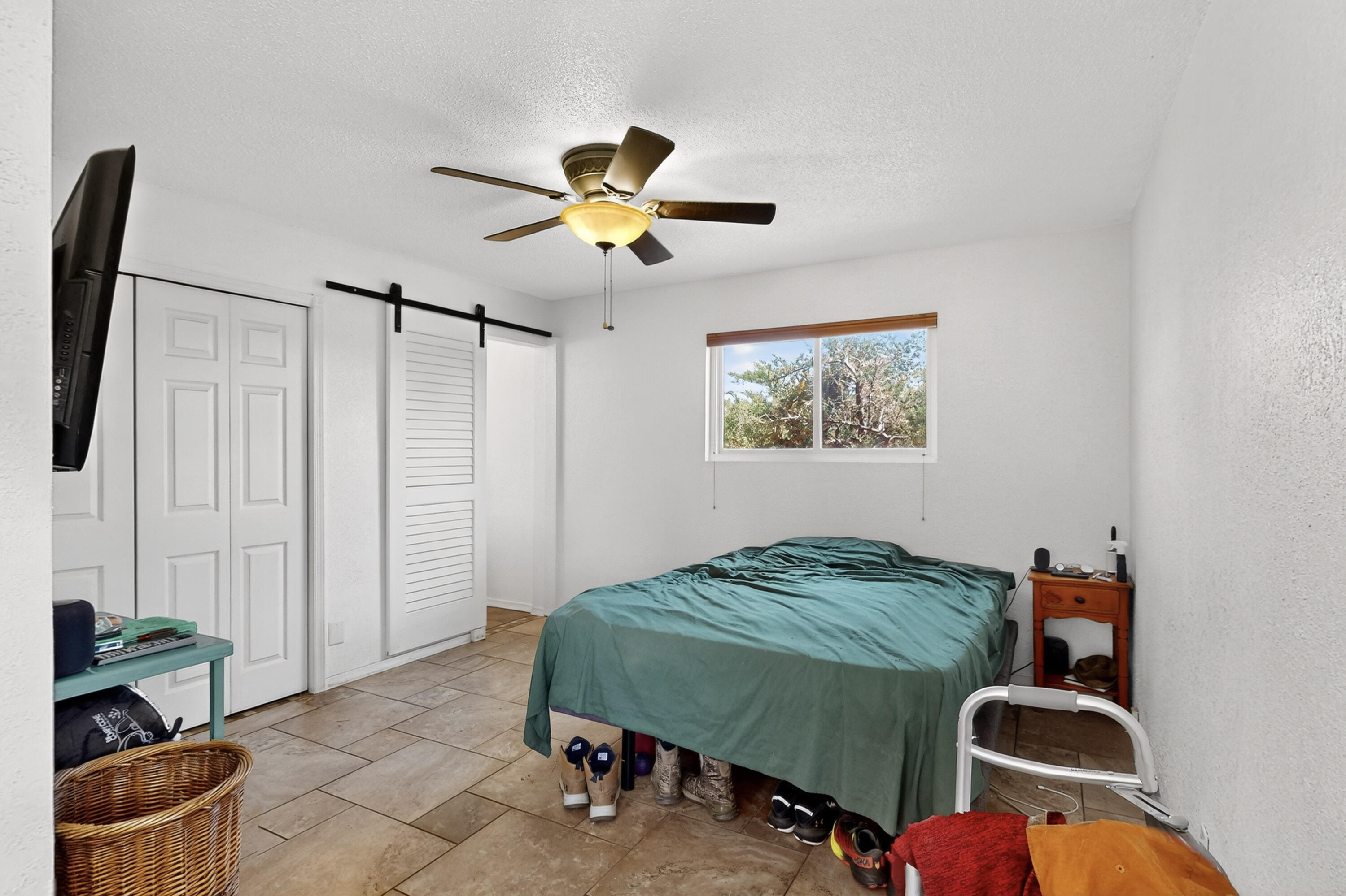 855 Foxcroft Loop