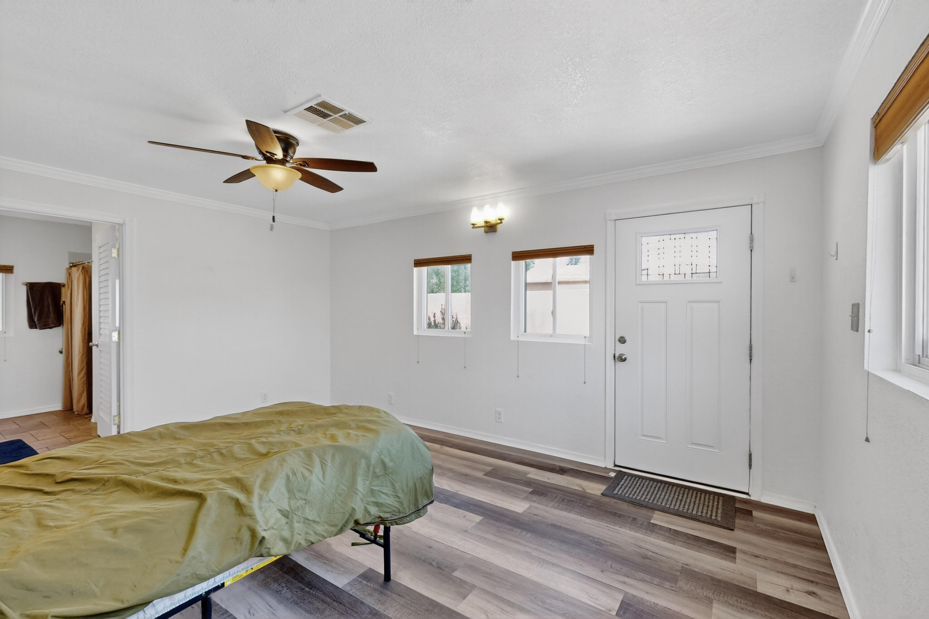 855 Foxcroft Loop