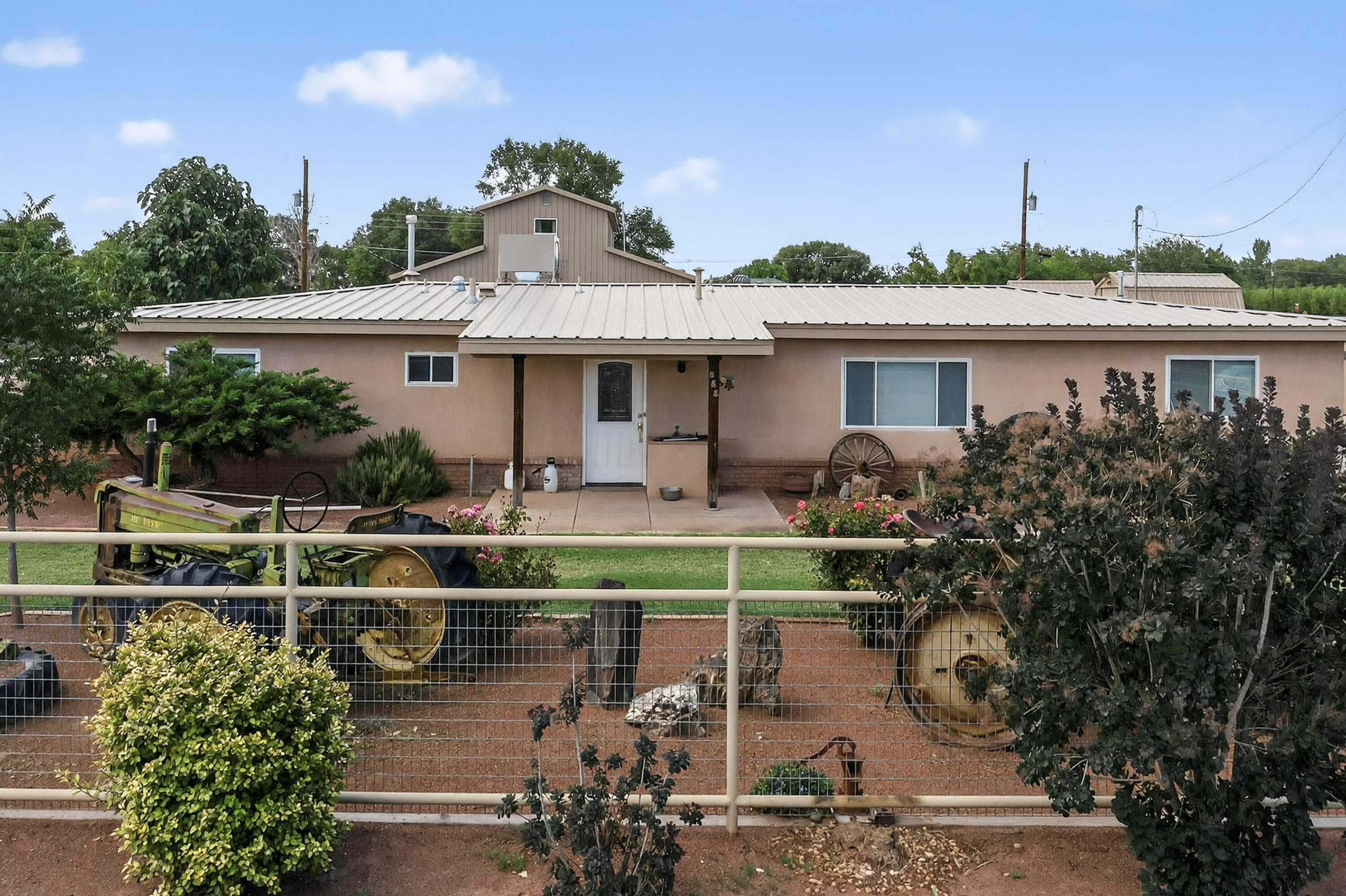 855 Foxcroft Loop