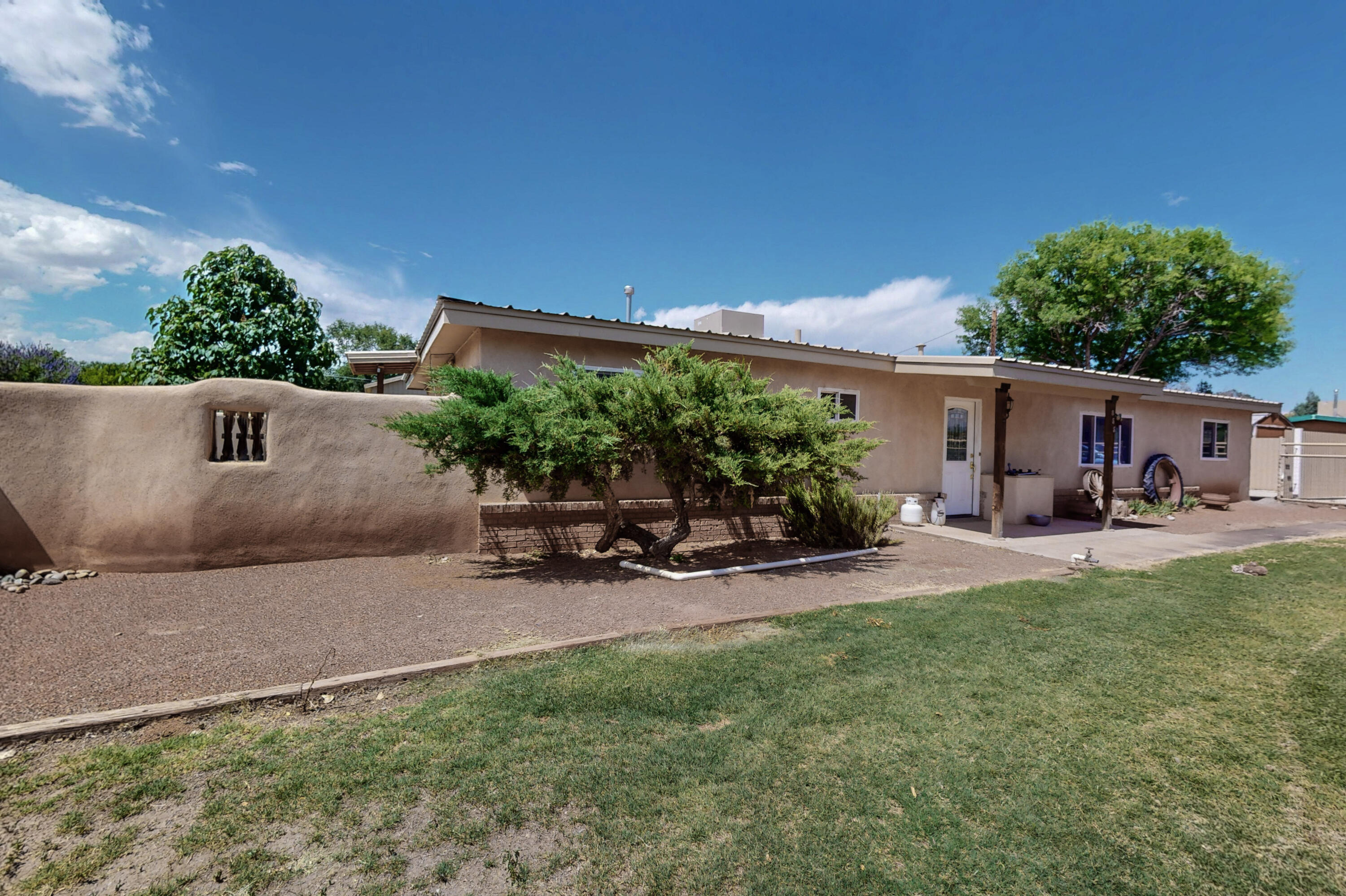 855 Foxcroft Loop
