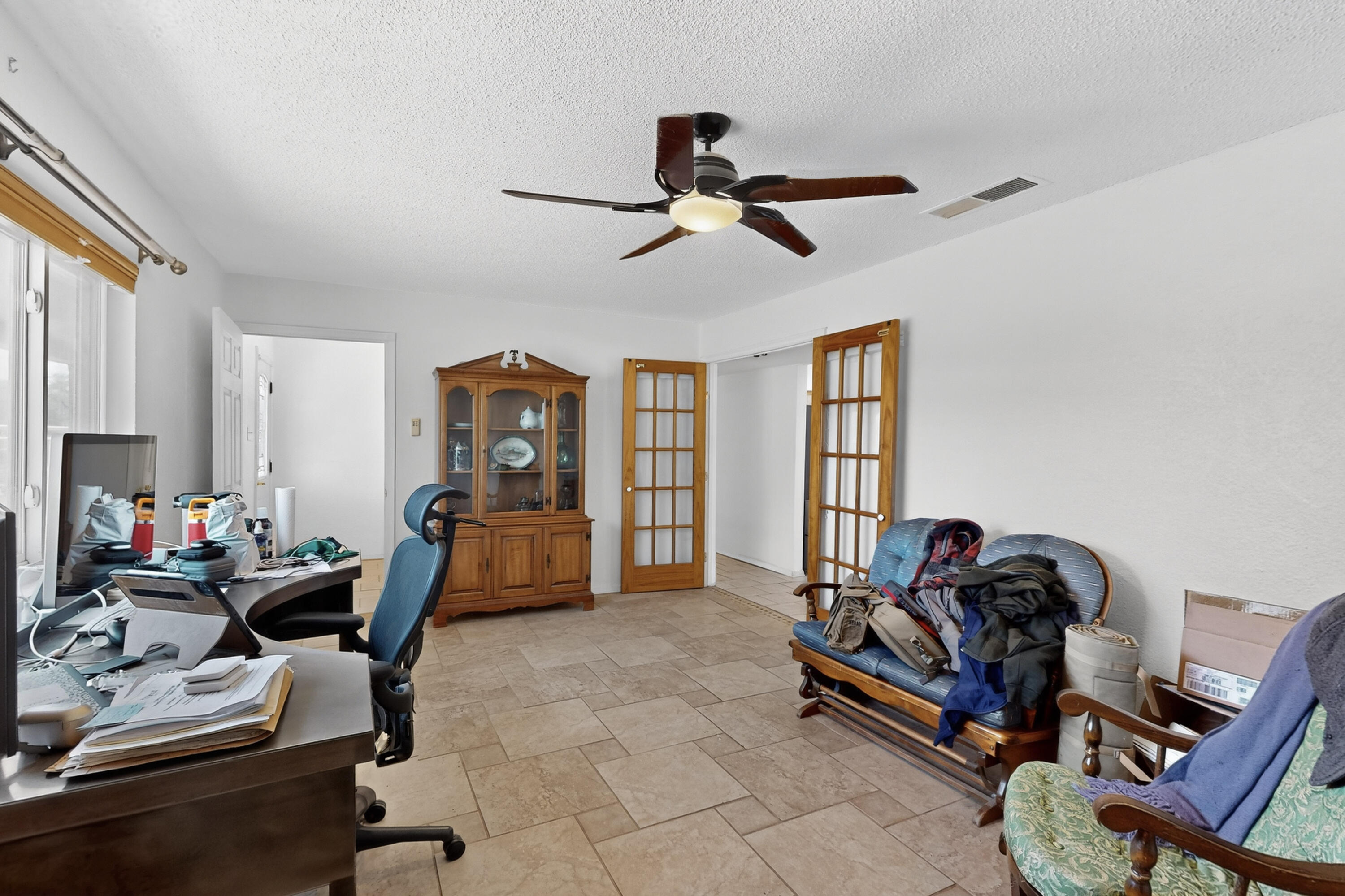855 Foxcroft Loop