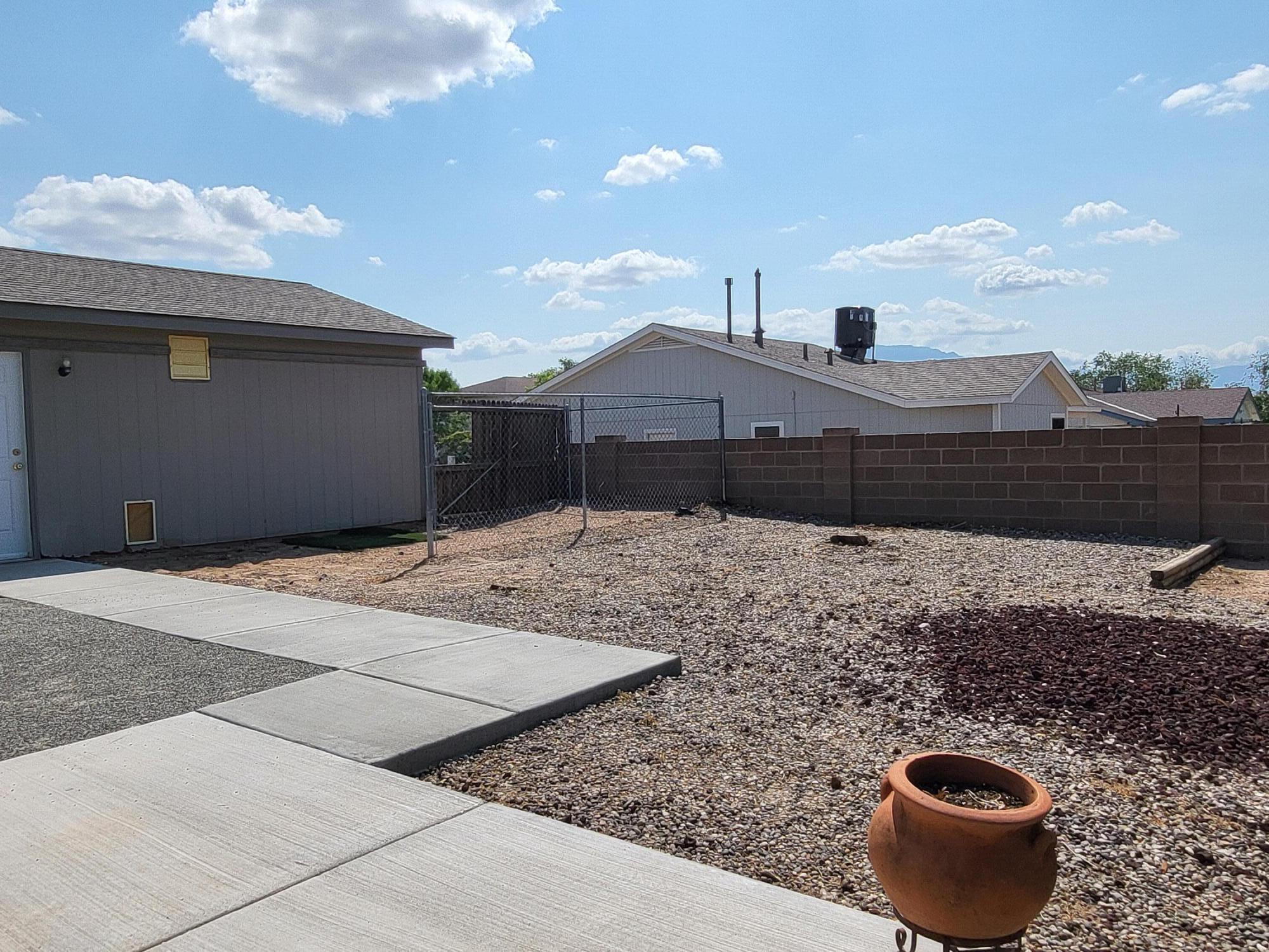 4652 N Platinum Drive NE