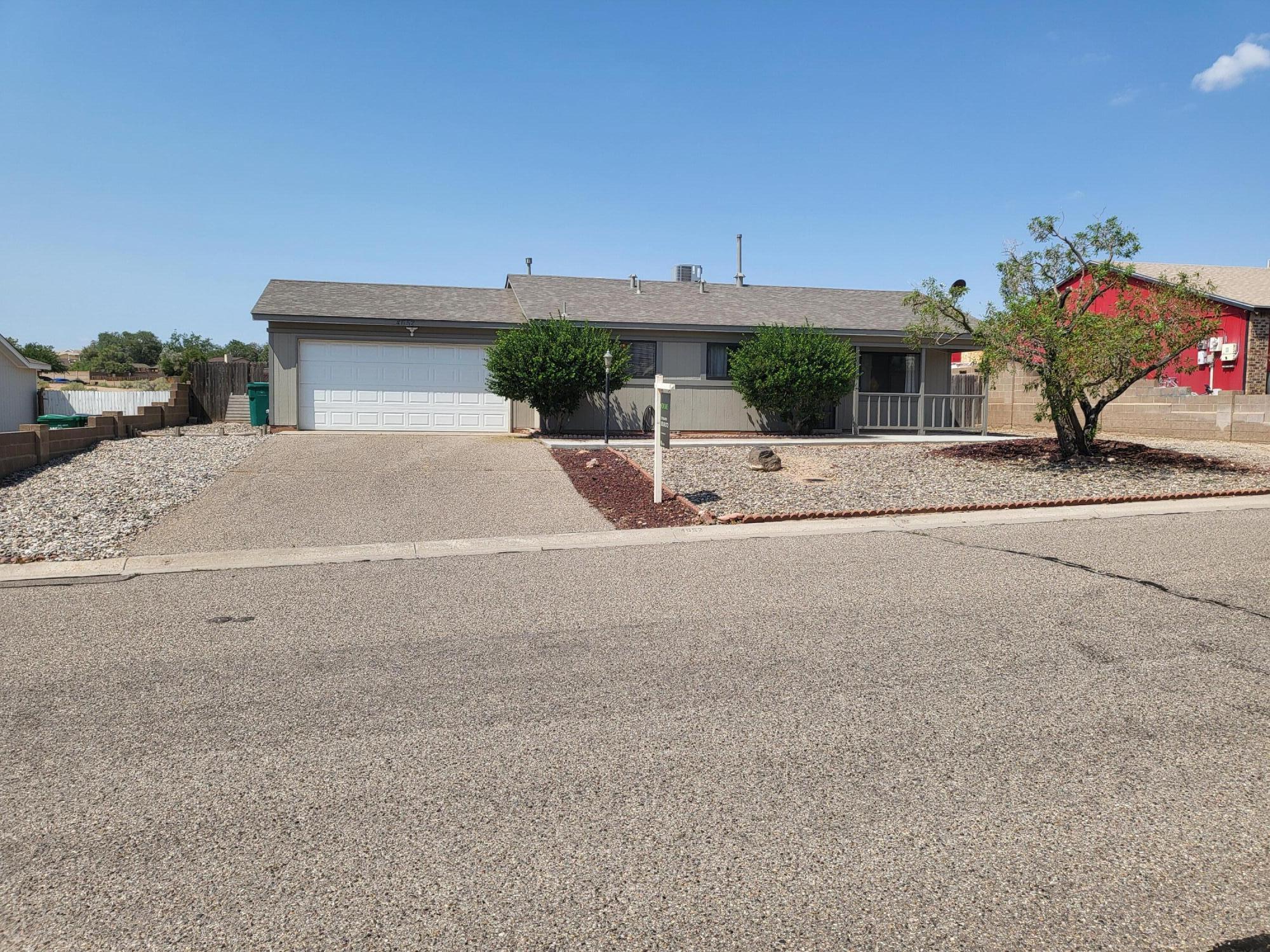 4652 N Platinum Drive NE