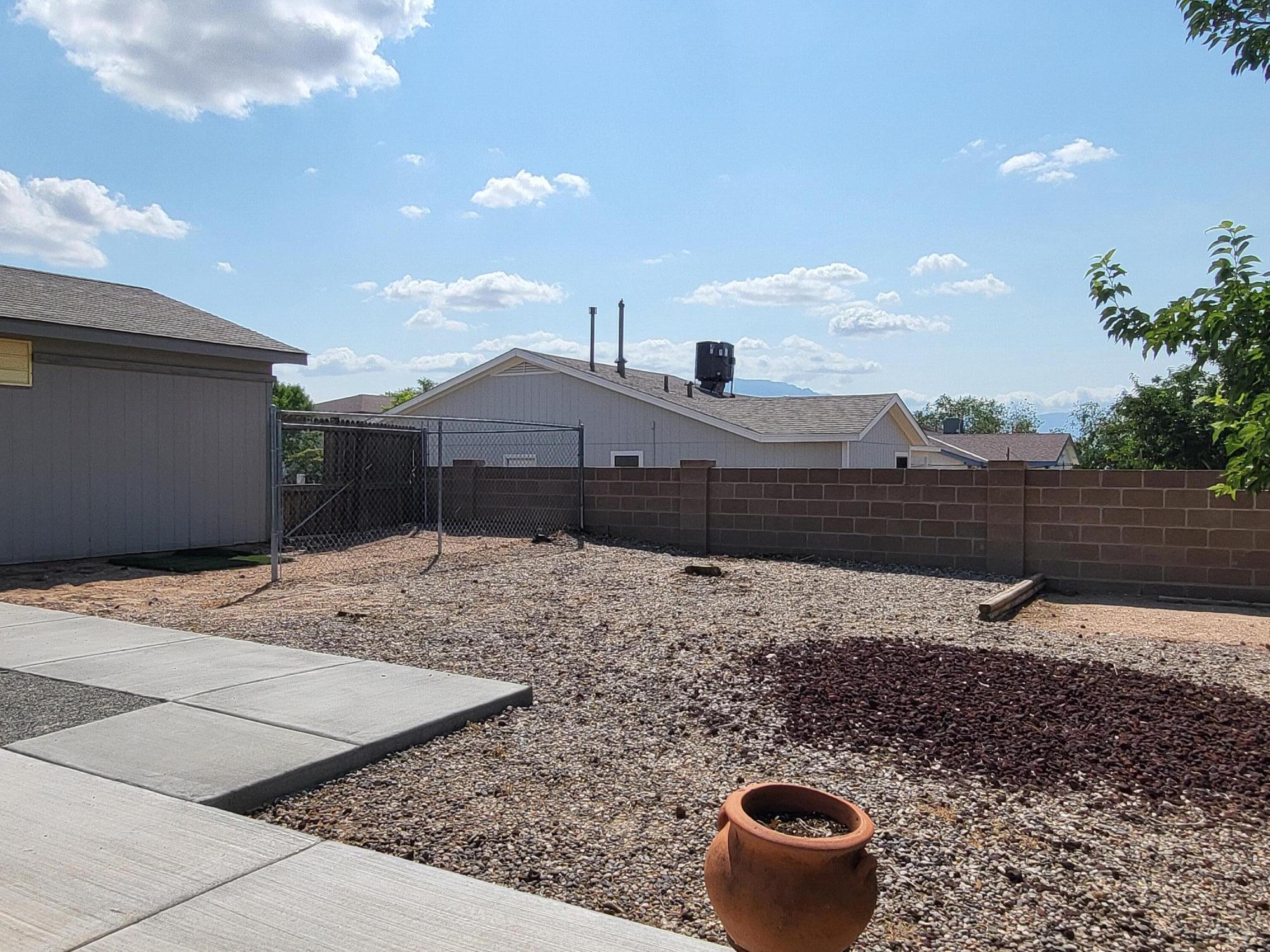 4652 N Platinum Drive NE