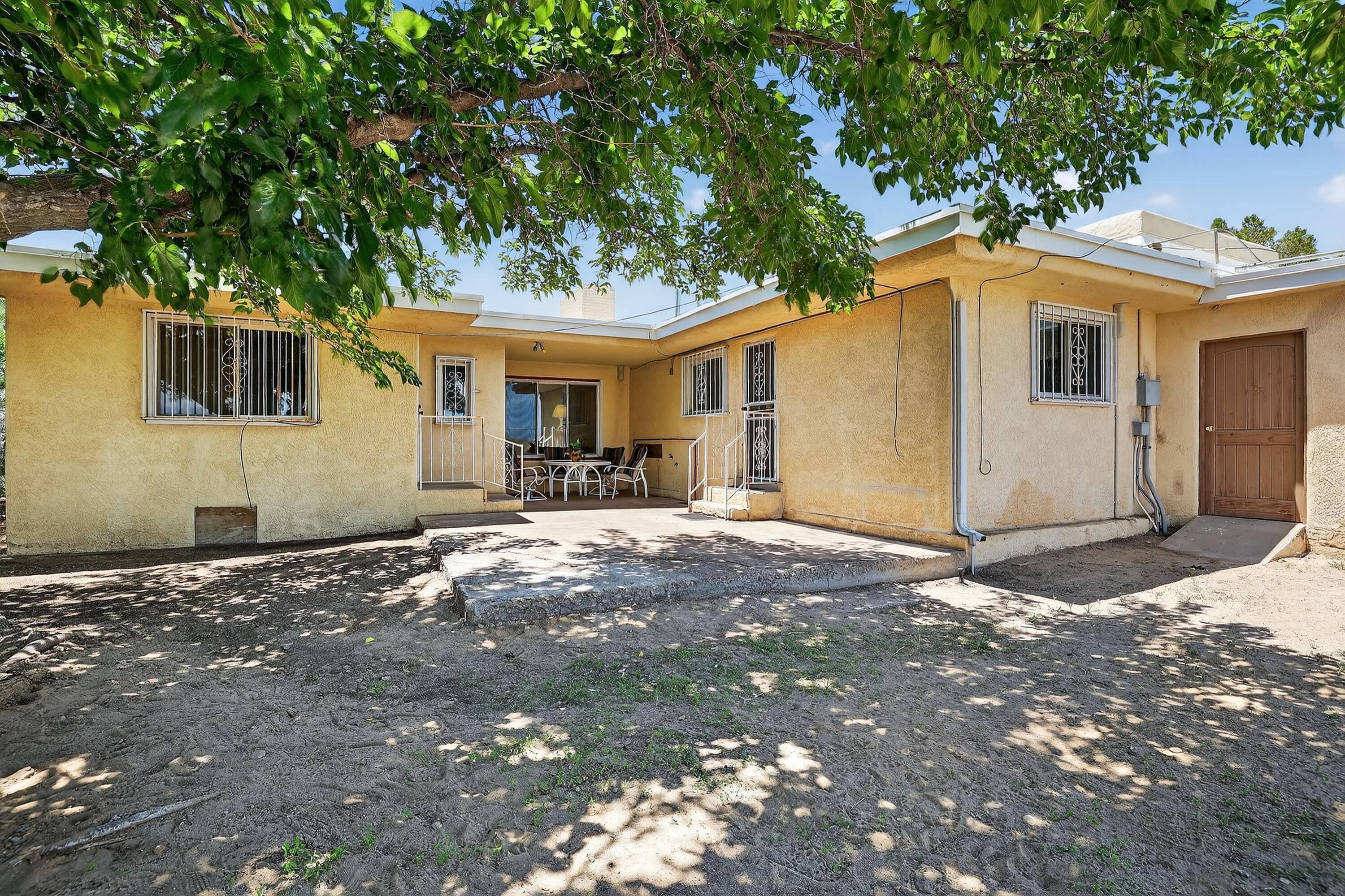 302 Crestview Drive SW