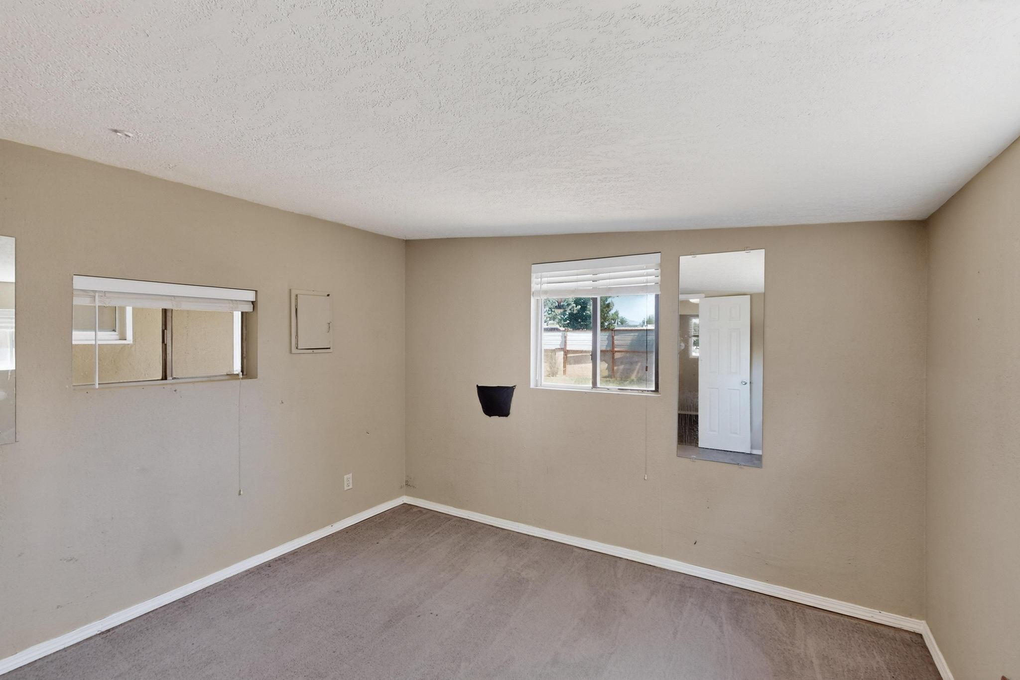 4119 MESCALERO Road NE