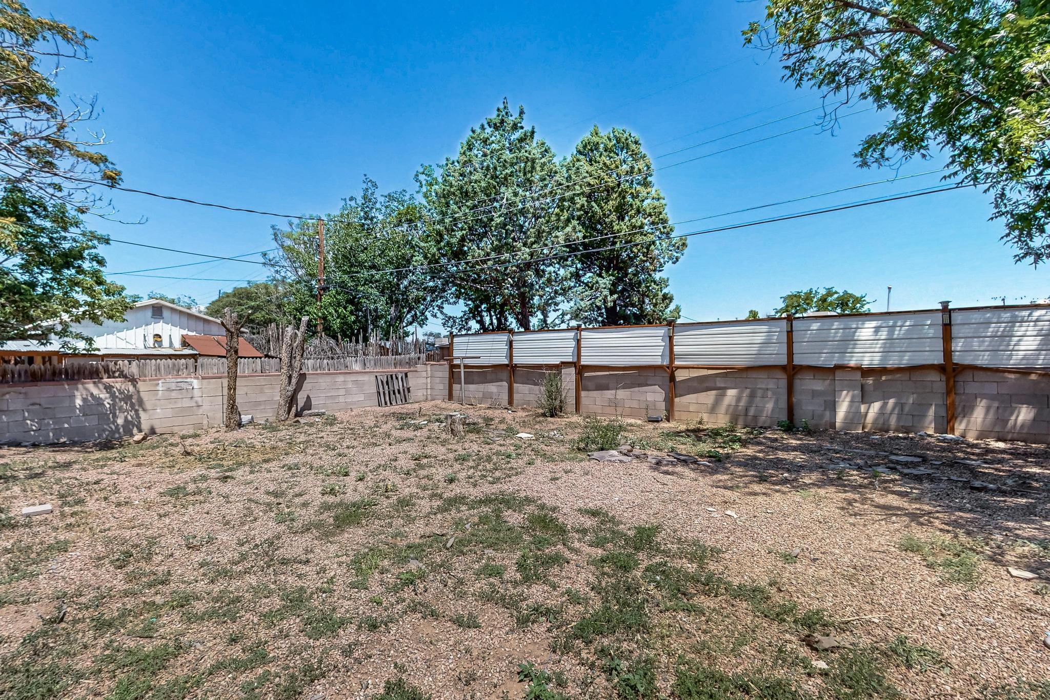4119 MESCALERO Road NE