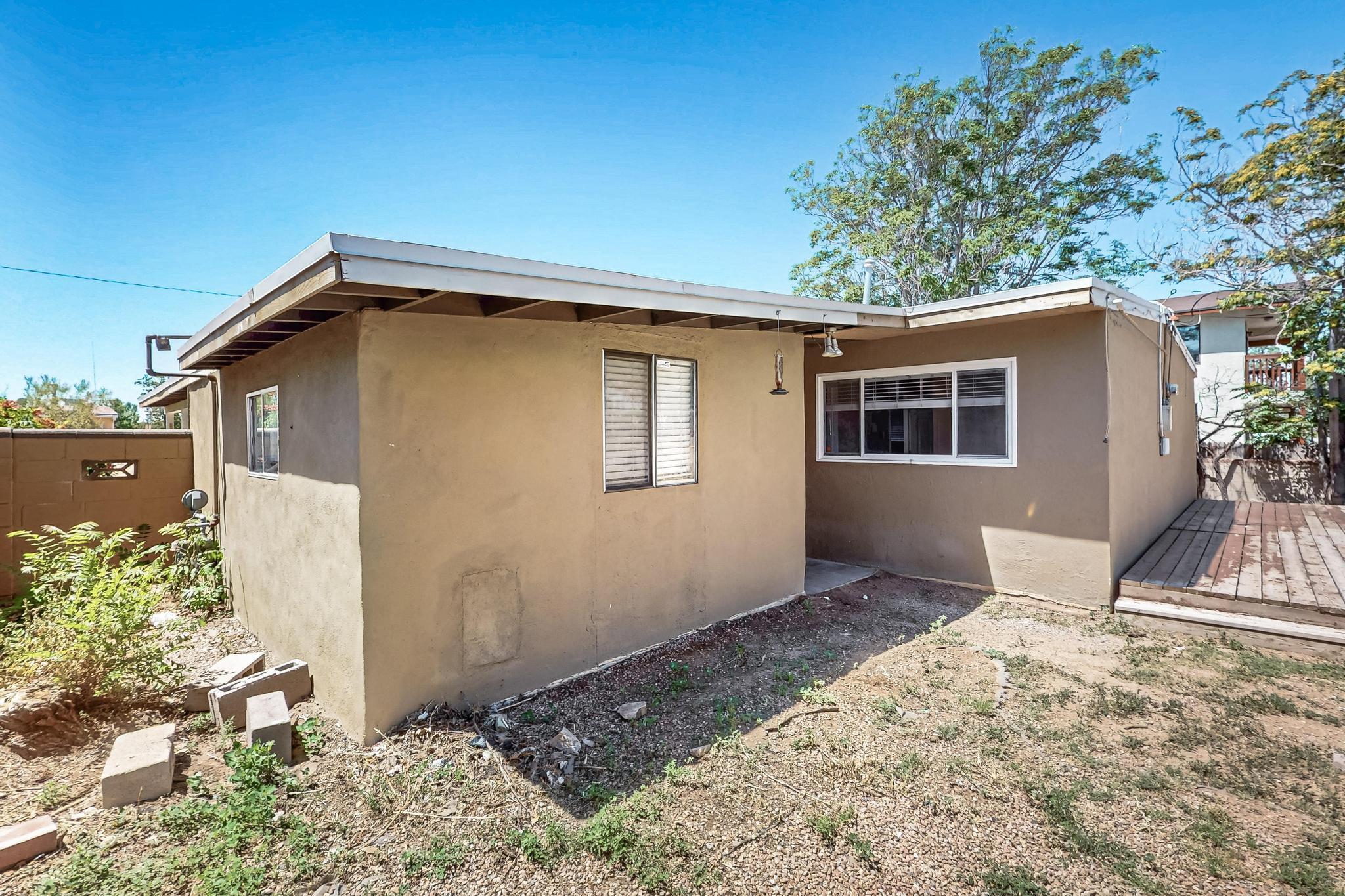 4119 MESCALERO Road NE