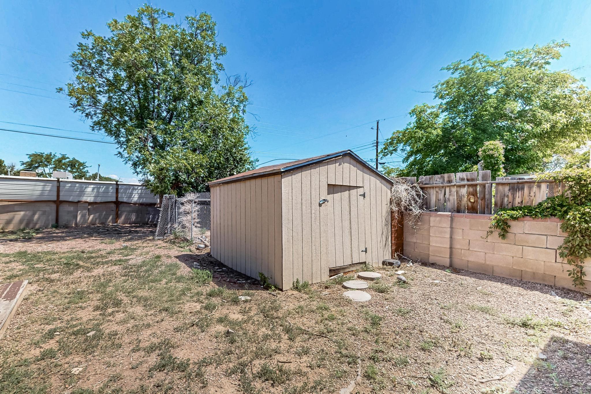 4119 MESCALERO Road NE