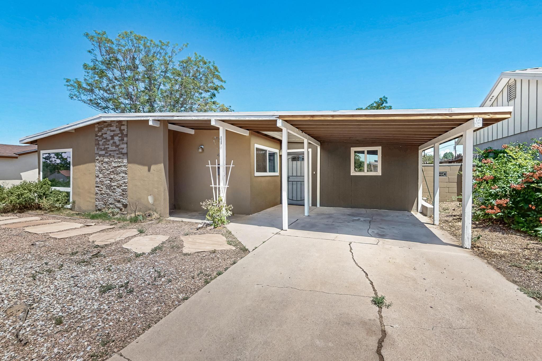 4119 MESCALERO Road NE