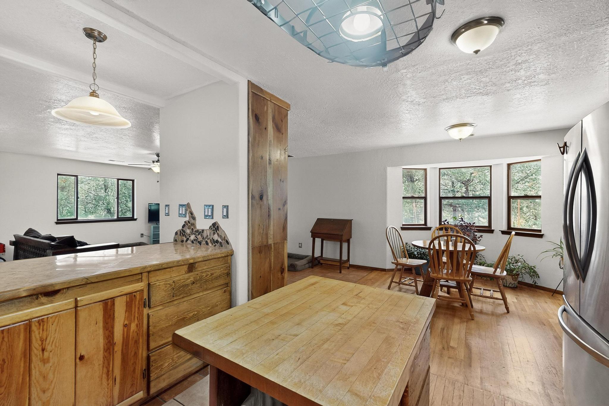 4 SCOTT Court