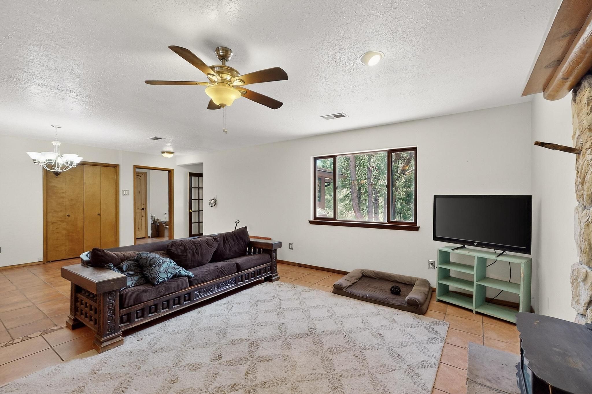 4 SCOTT Court