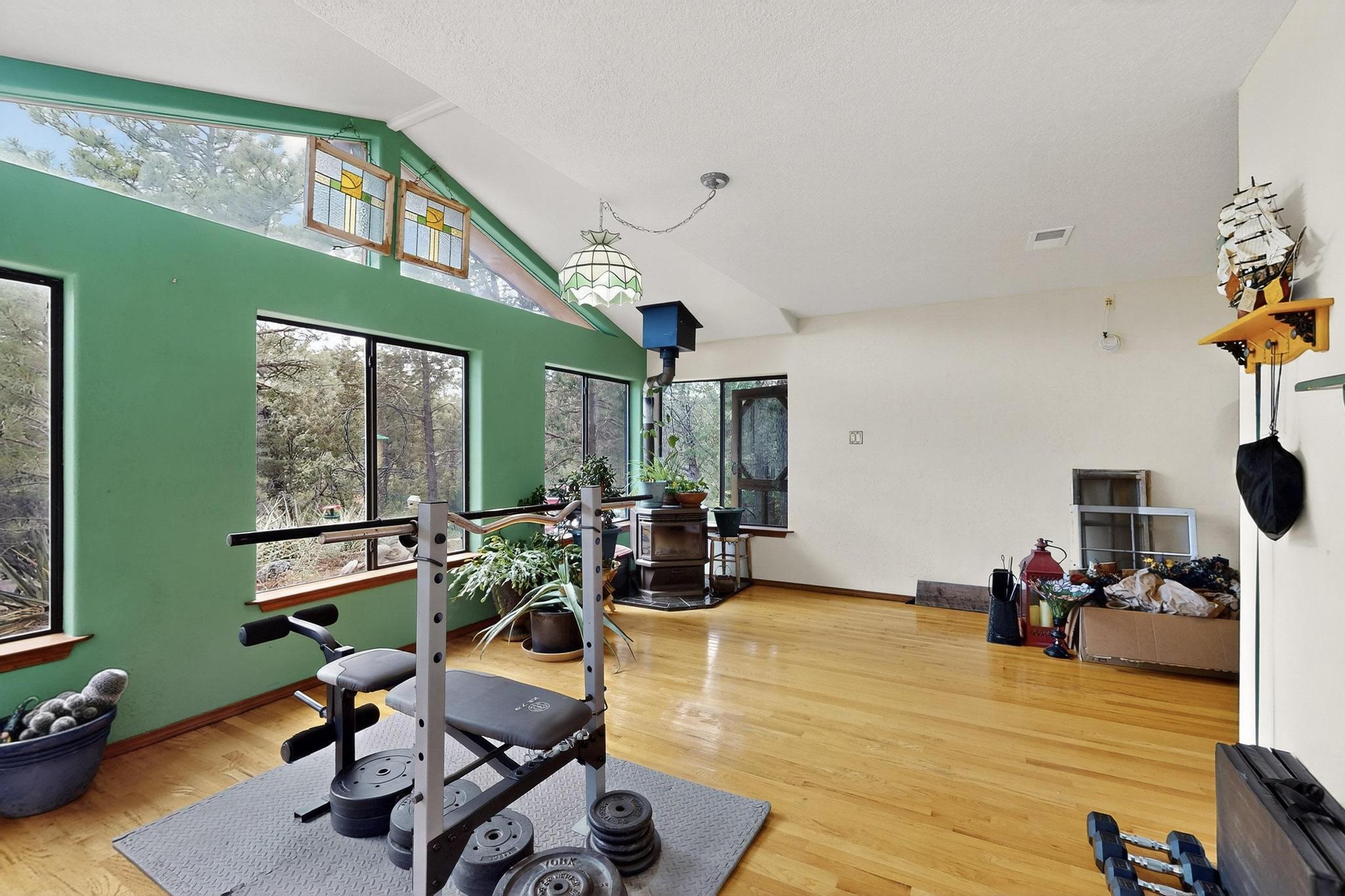 4 SCOTT Court