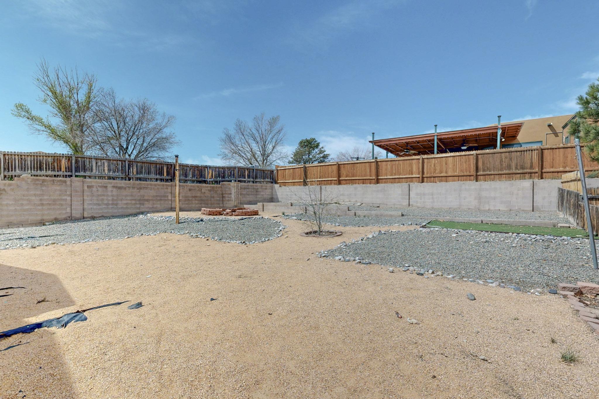 900 CHARLES Drive NE