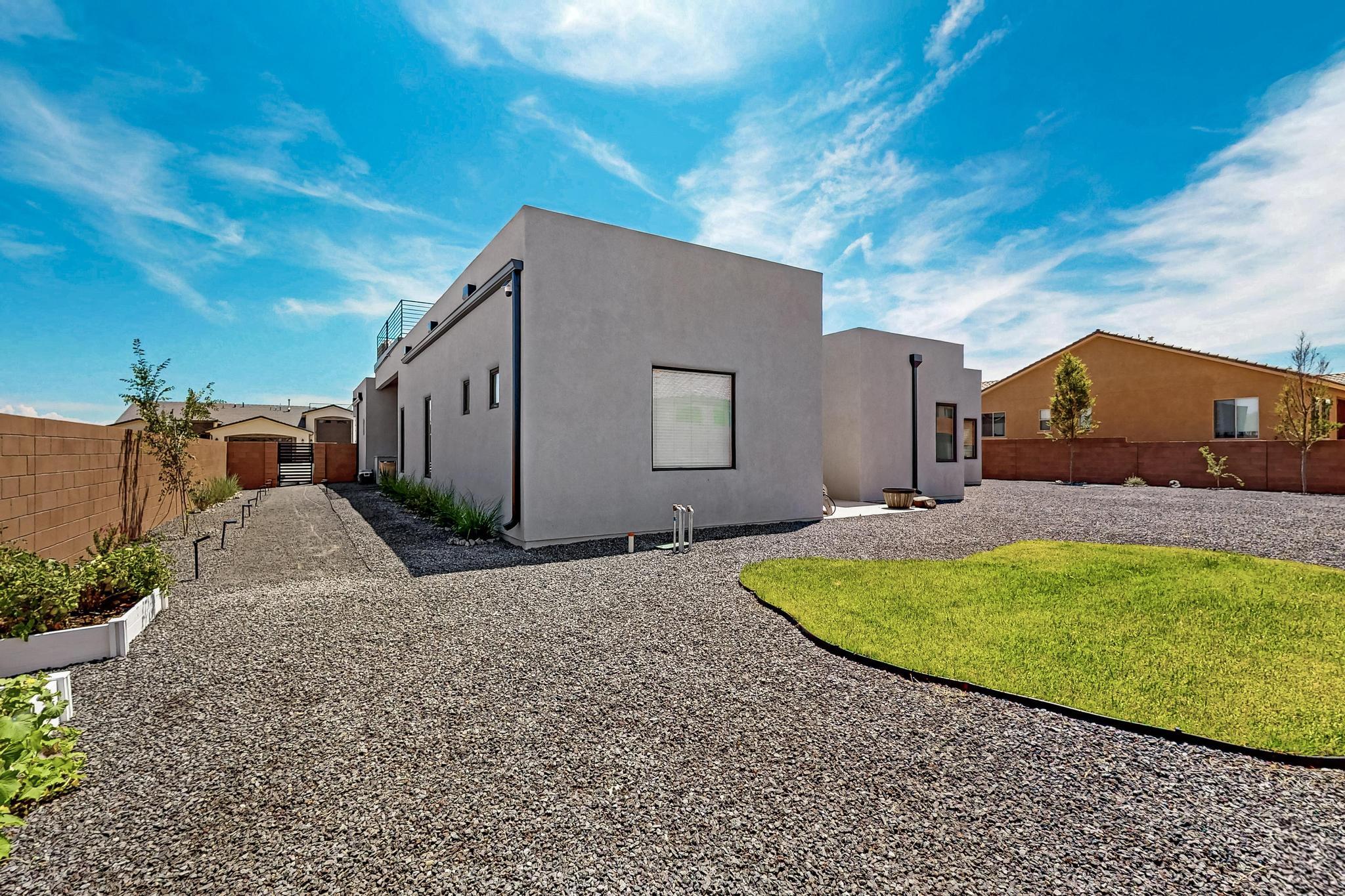 8011 CANONCITO Drive