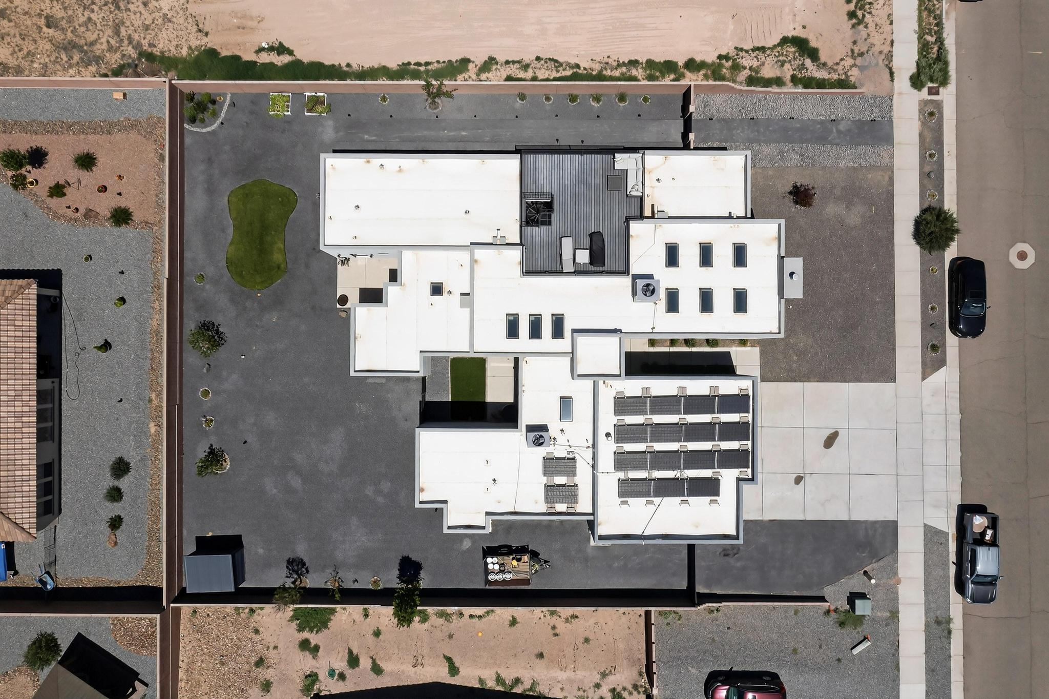 8011 CANONCITO Drive