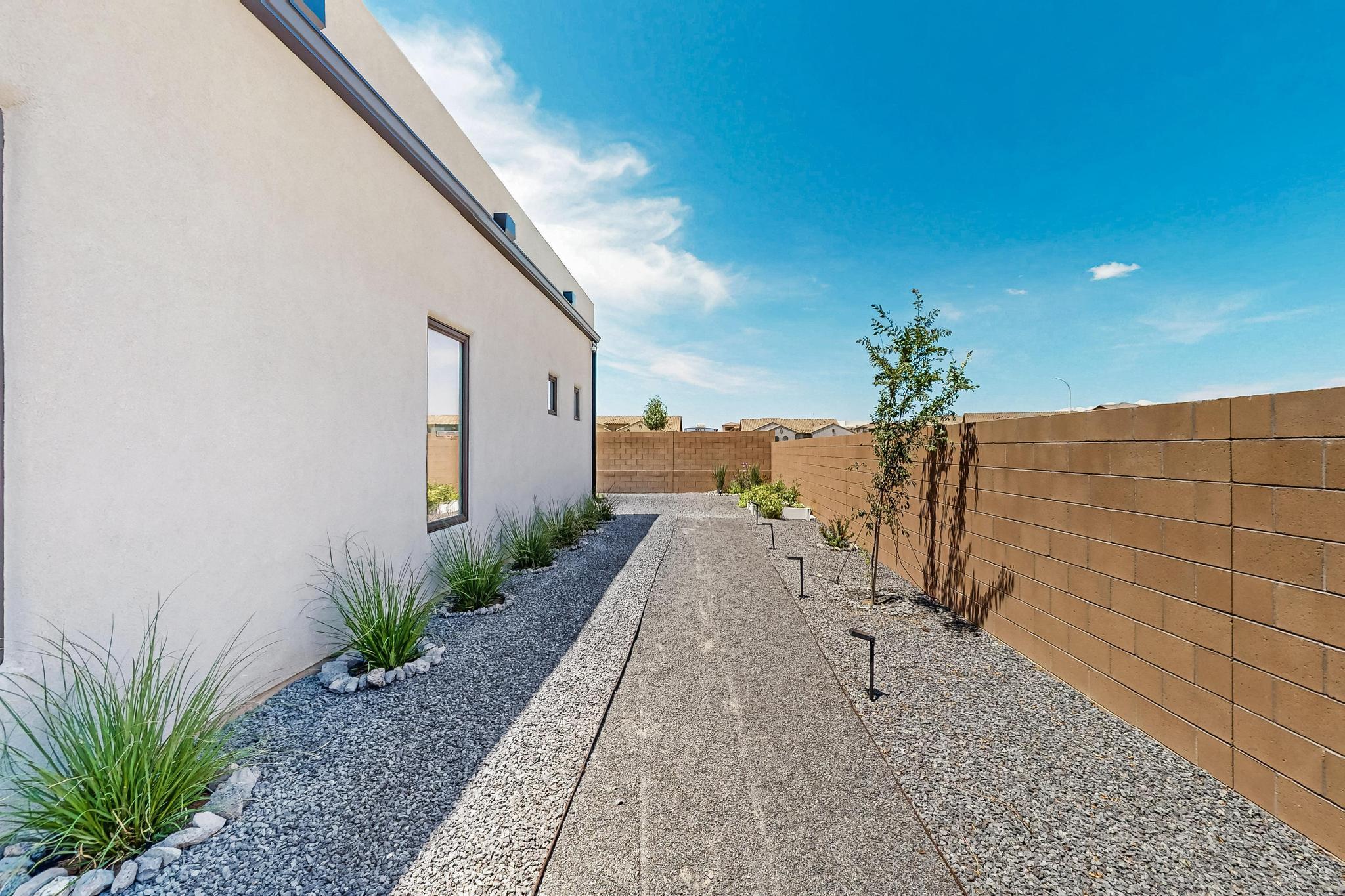 8011 CANONCITO Drive