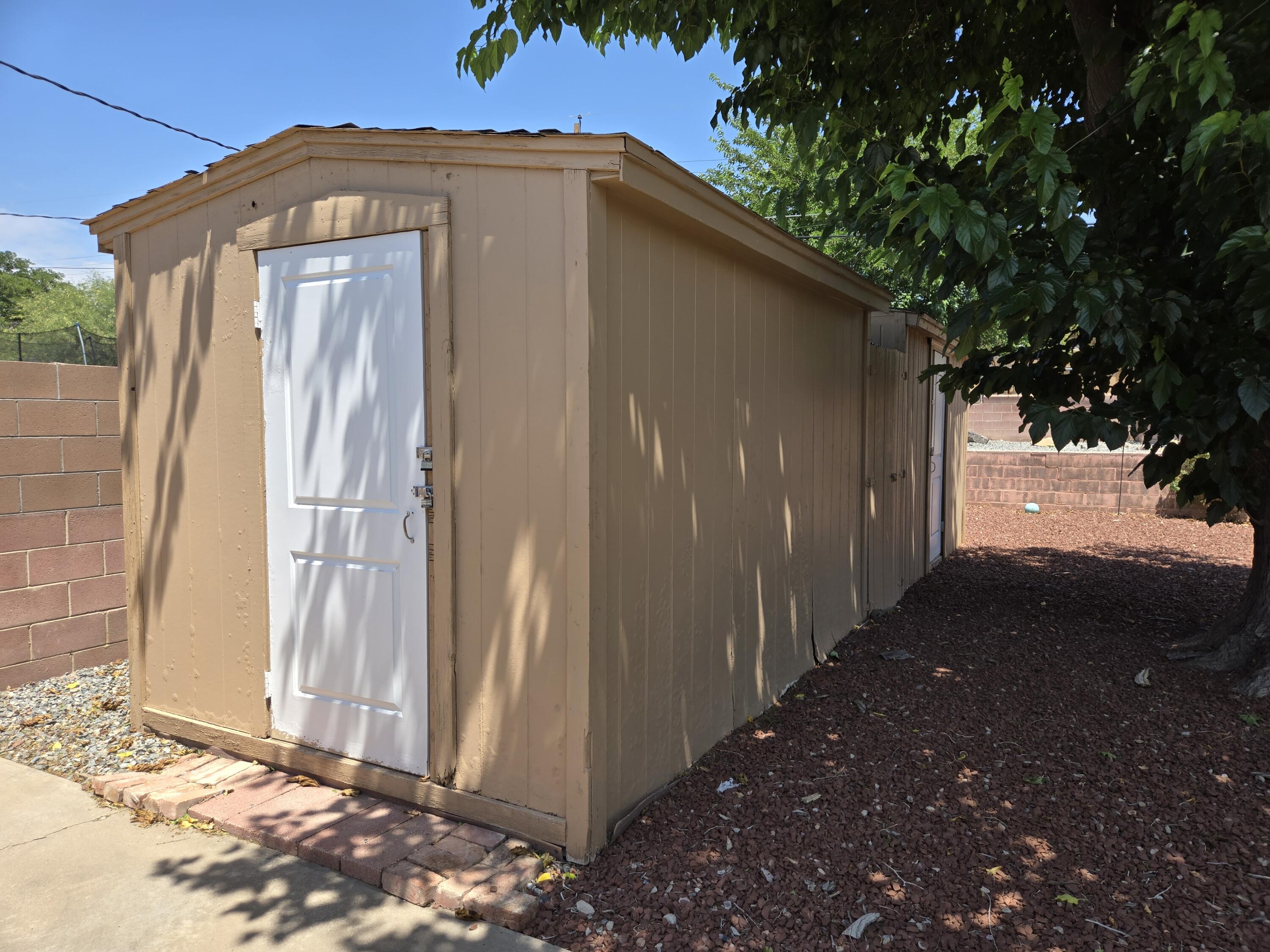 610 ESPANOLA Street NE