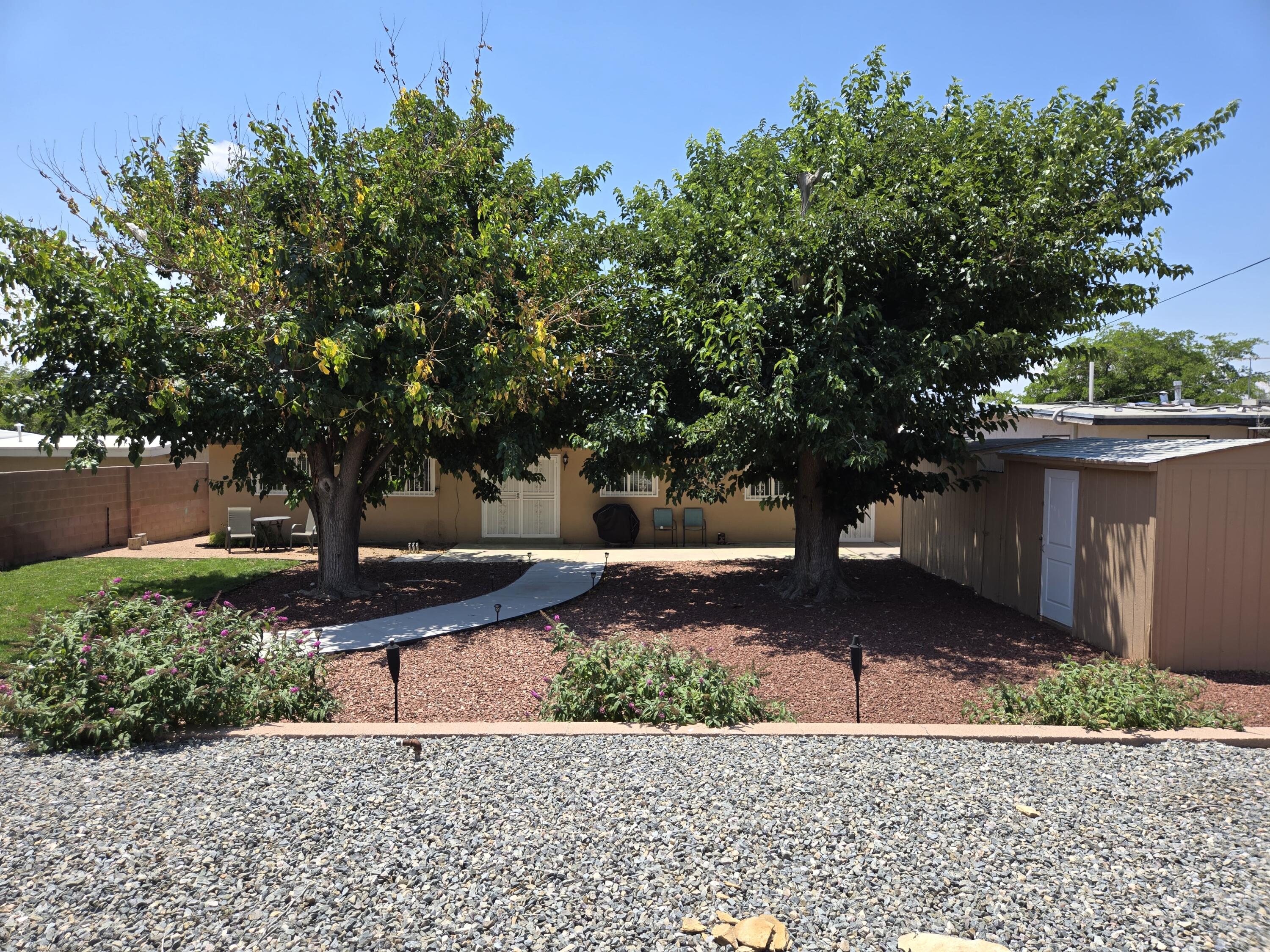 610 ESPANOLA Street NE