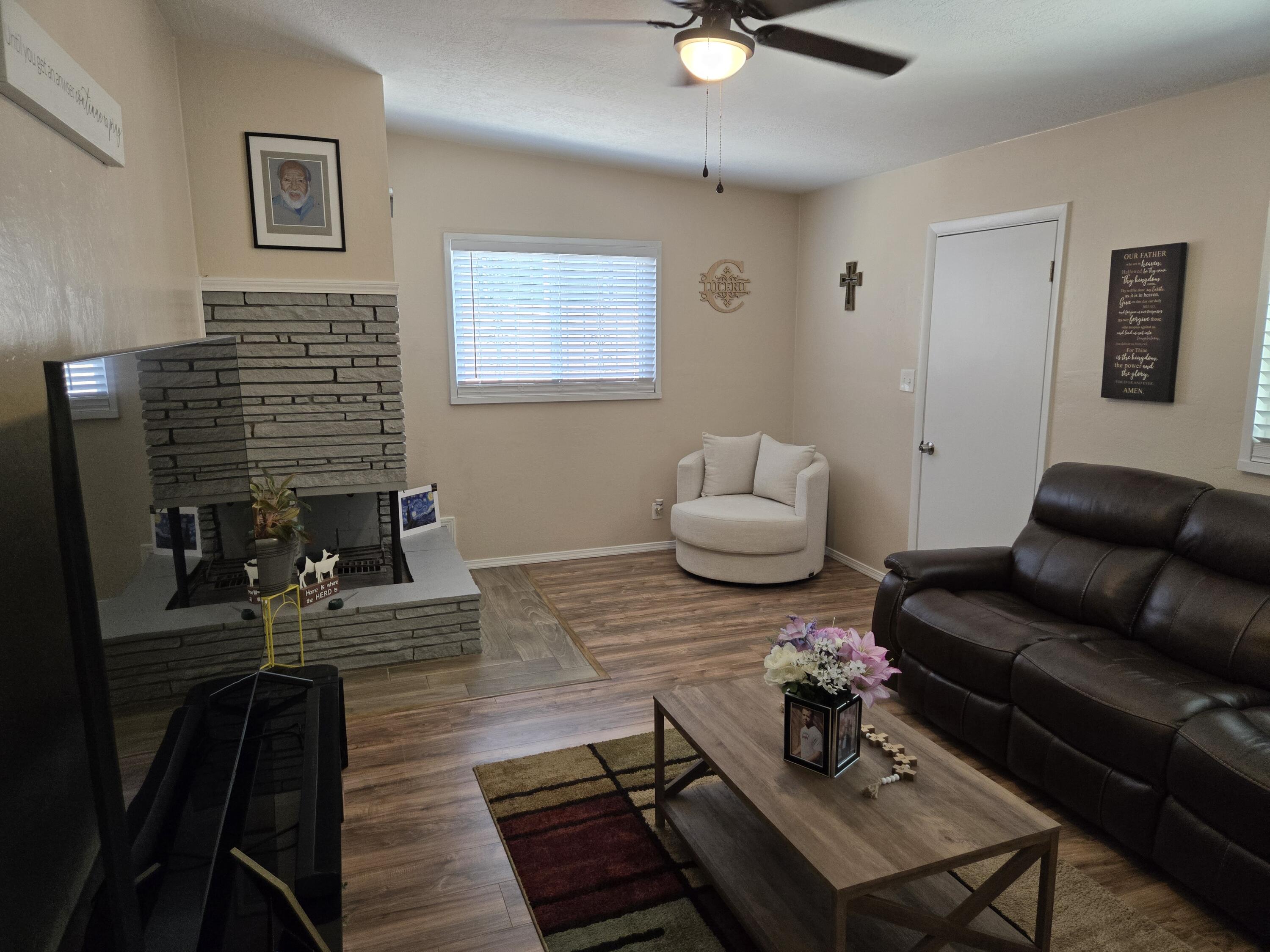 610 ESPANOLA Street NE