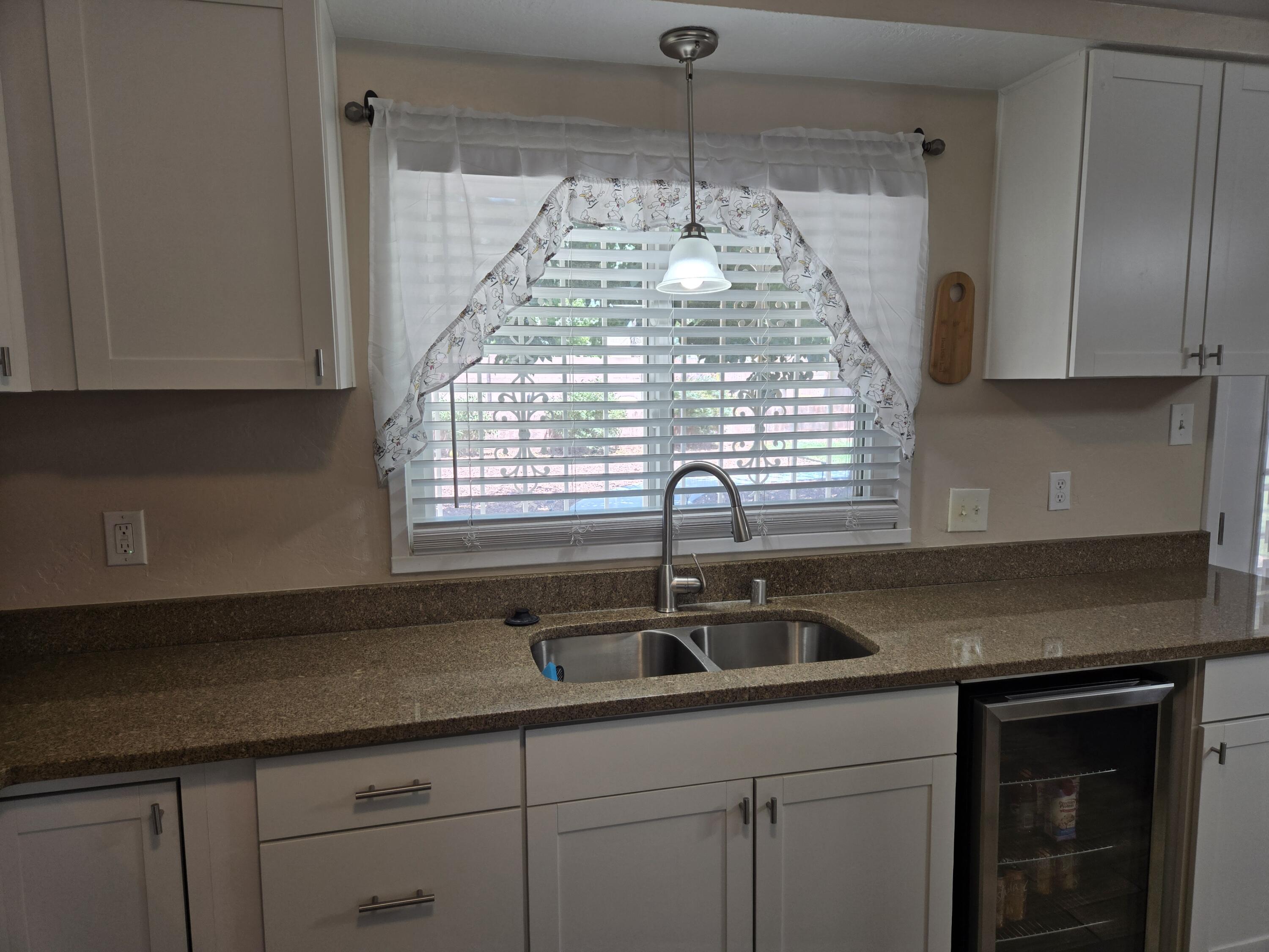 610 ESPANOLA Street NE