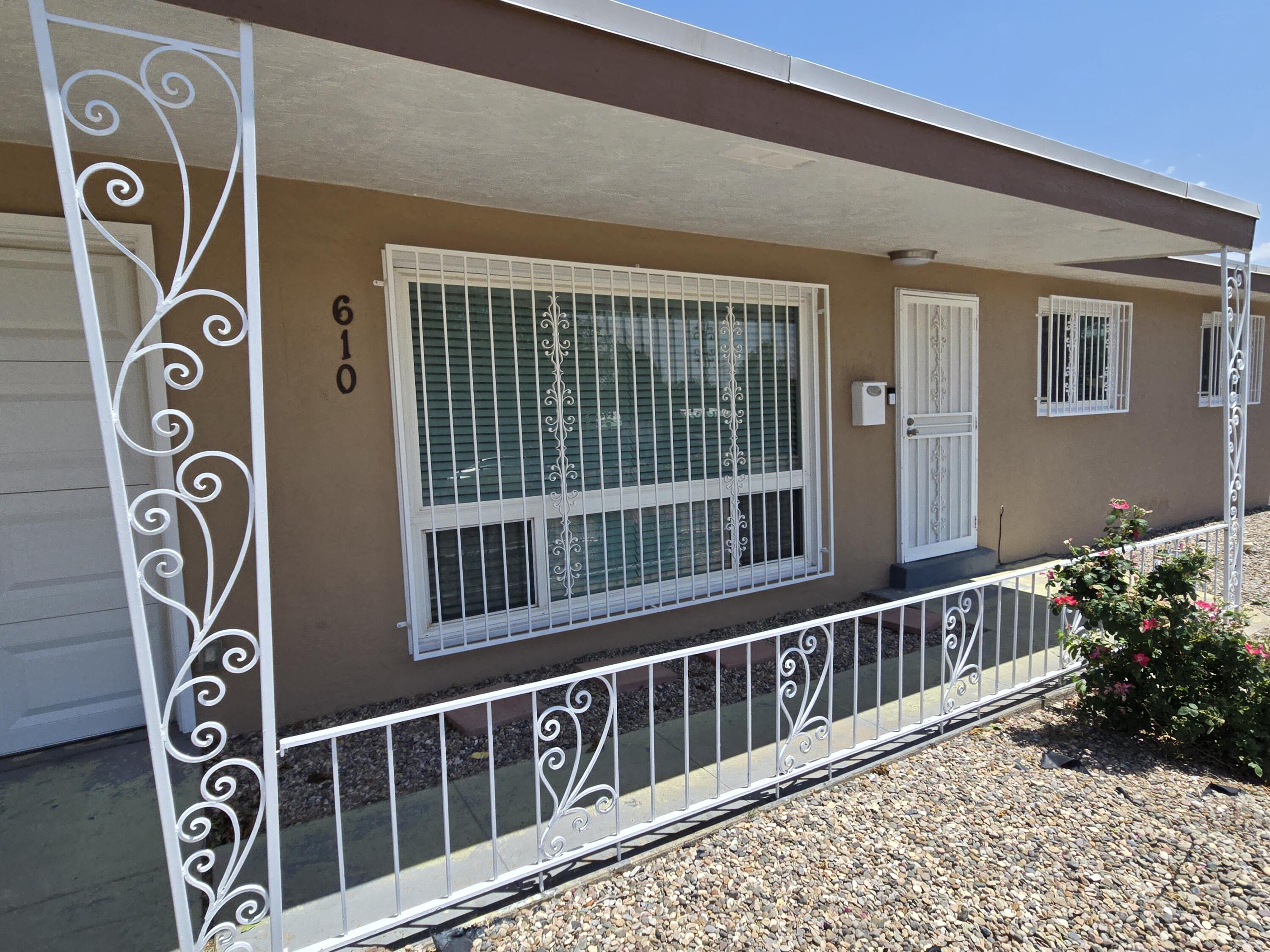 610 ESPANOLA Street NE