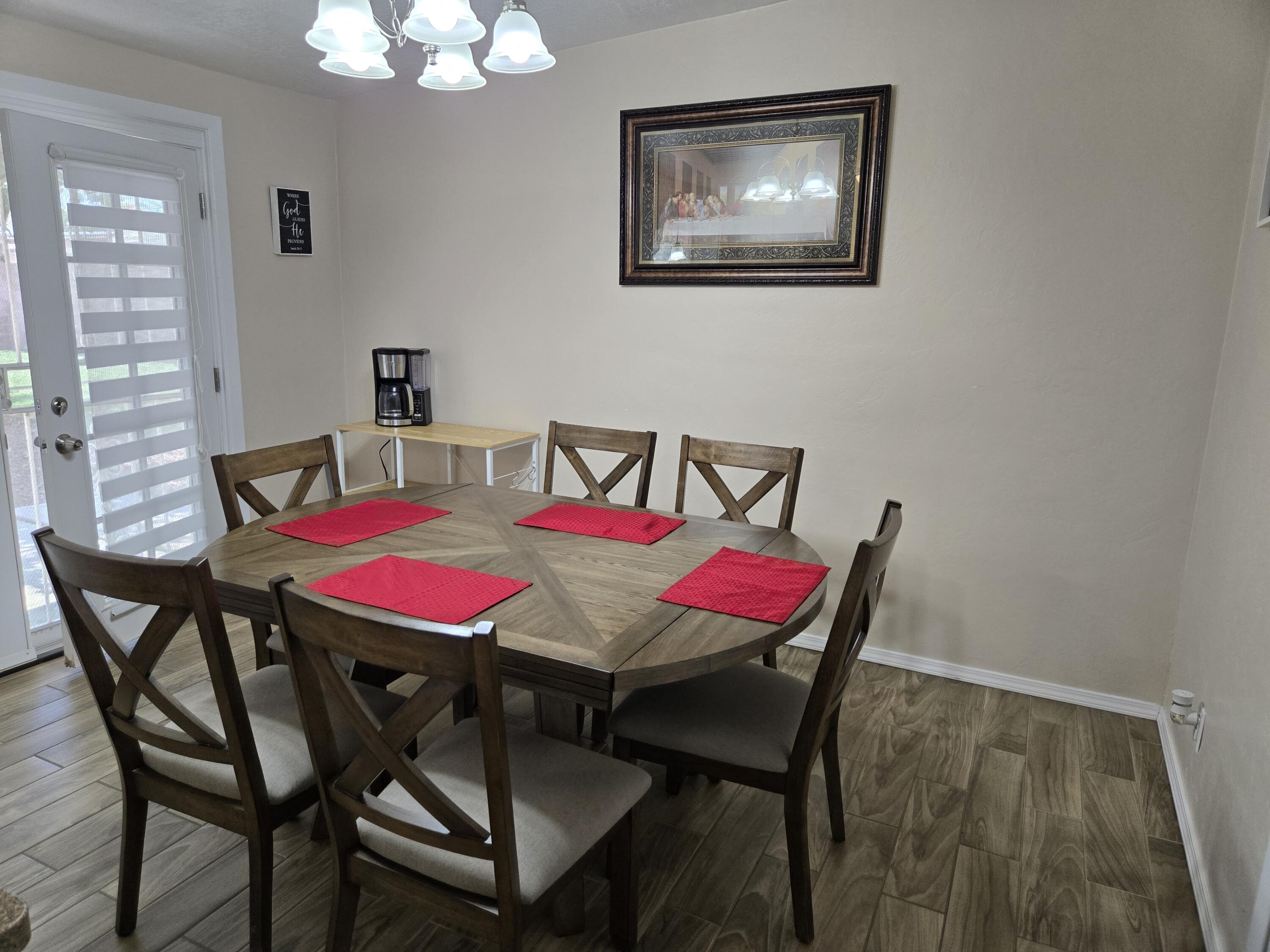 610 ESPANOLA Street NE