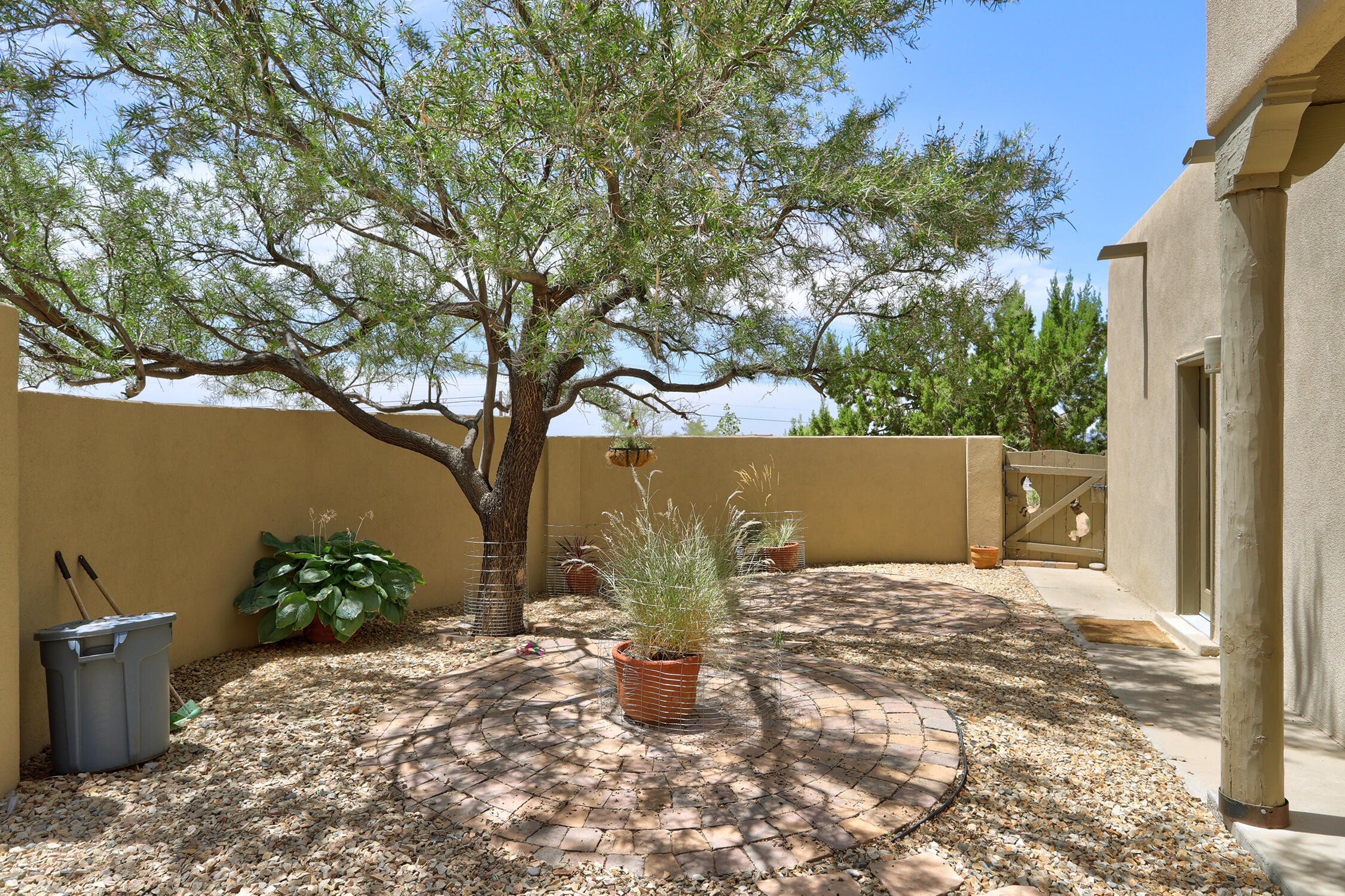 44 Roadrunner Trail