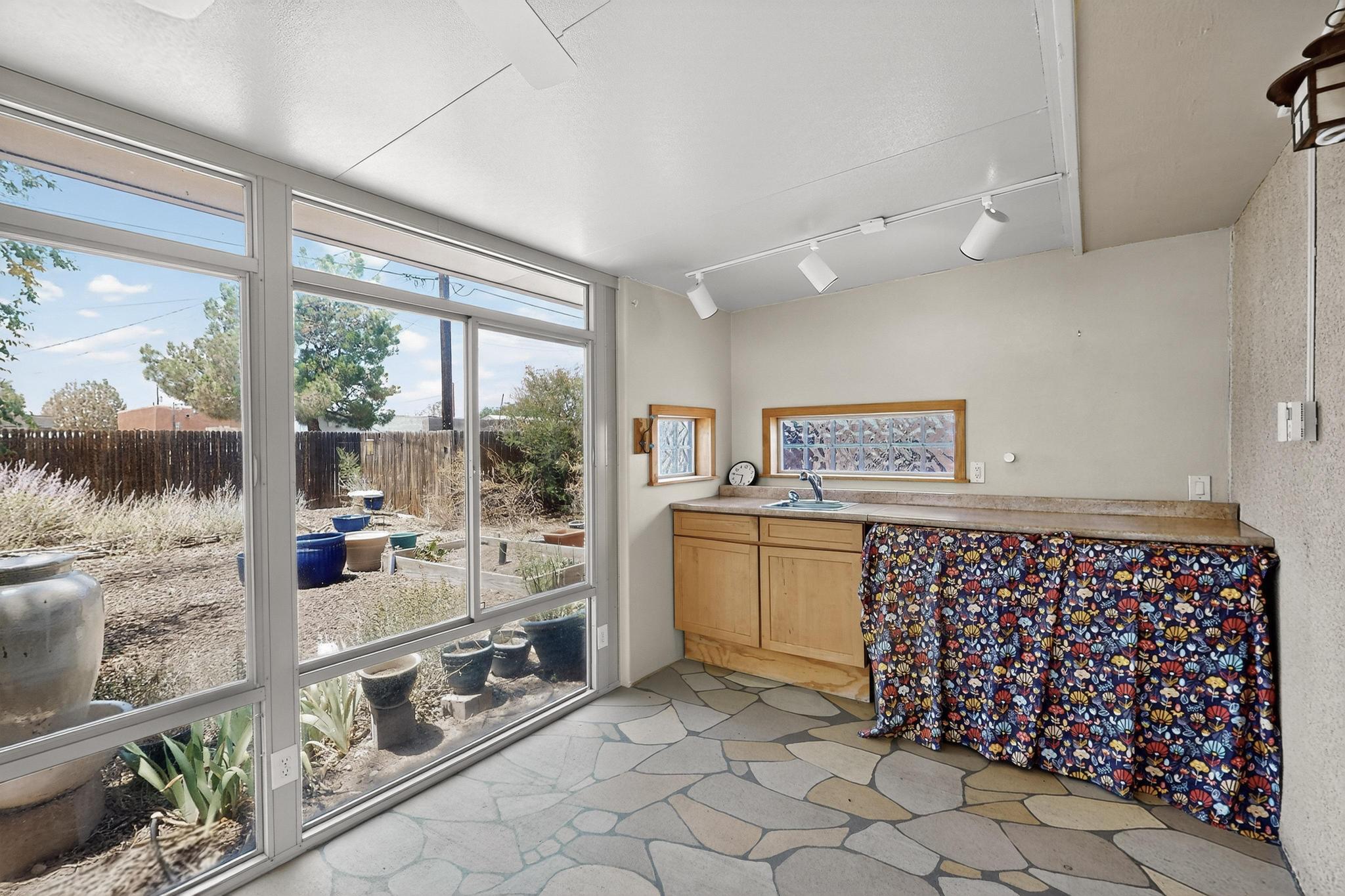 1515 LOS TOMASES Drive NW