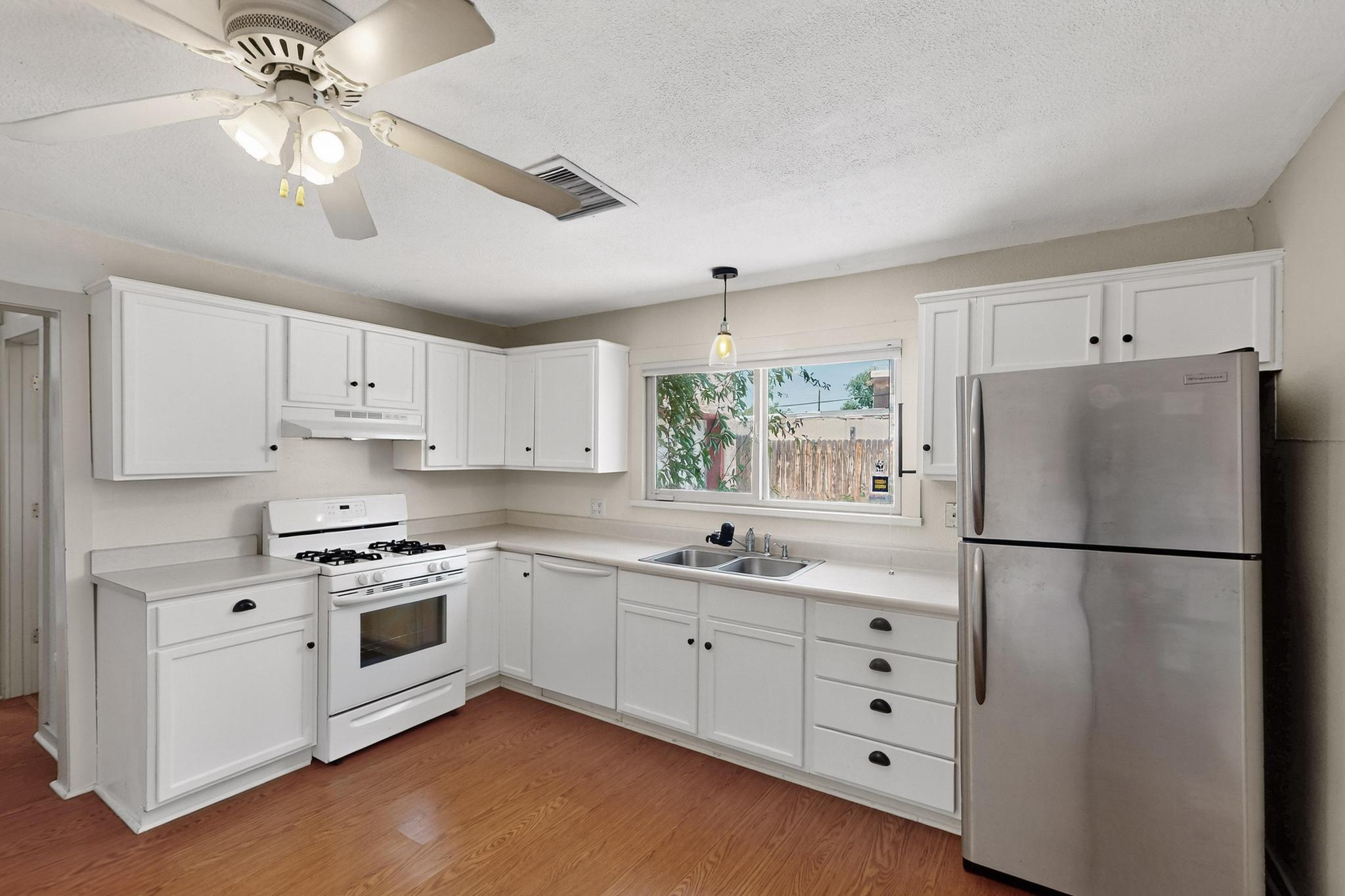 1515 LOS TOMASES Drive NW