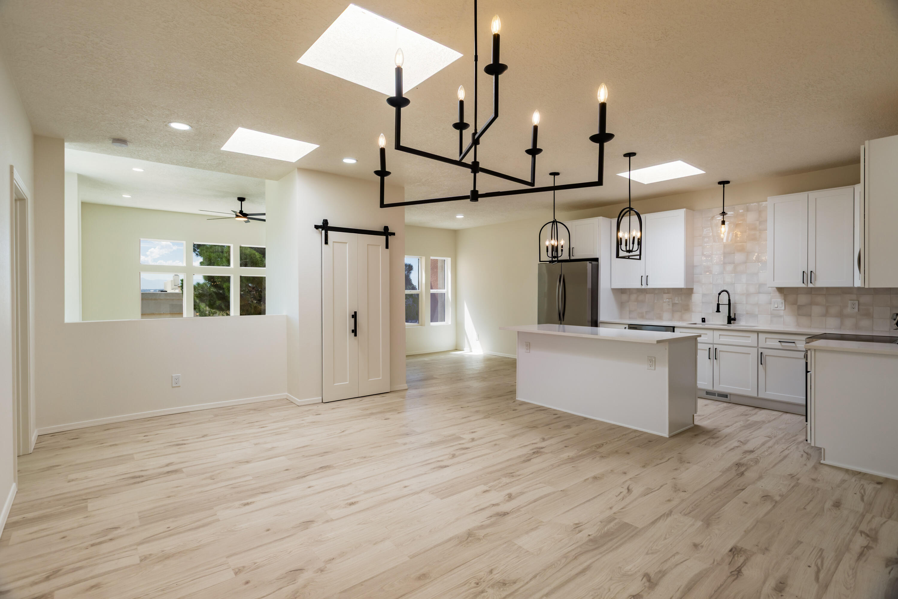 5239 LA COLONIA Drive NW