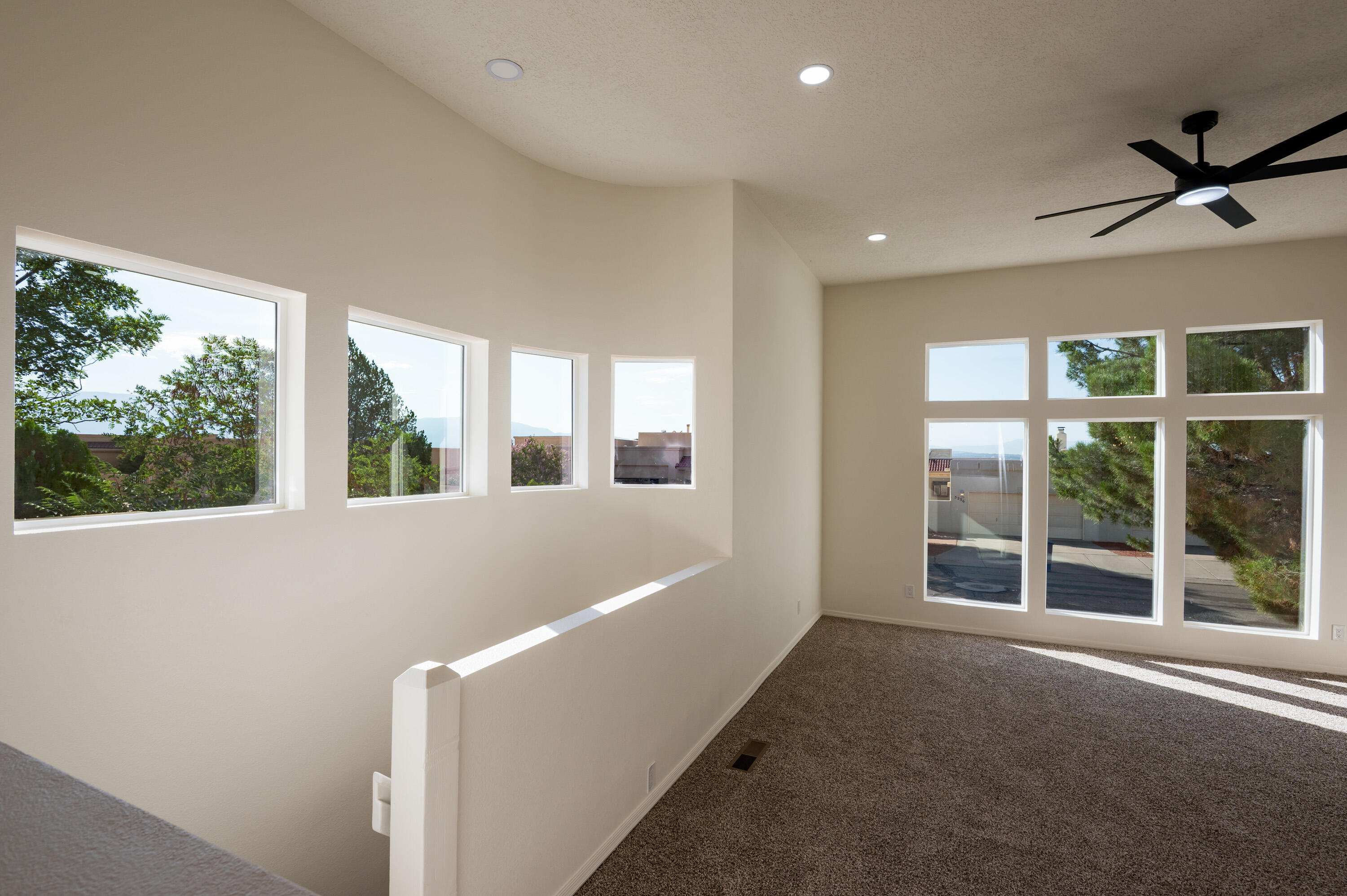 5239 LA COLONIA Drive NW