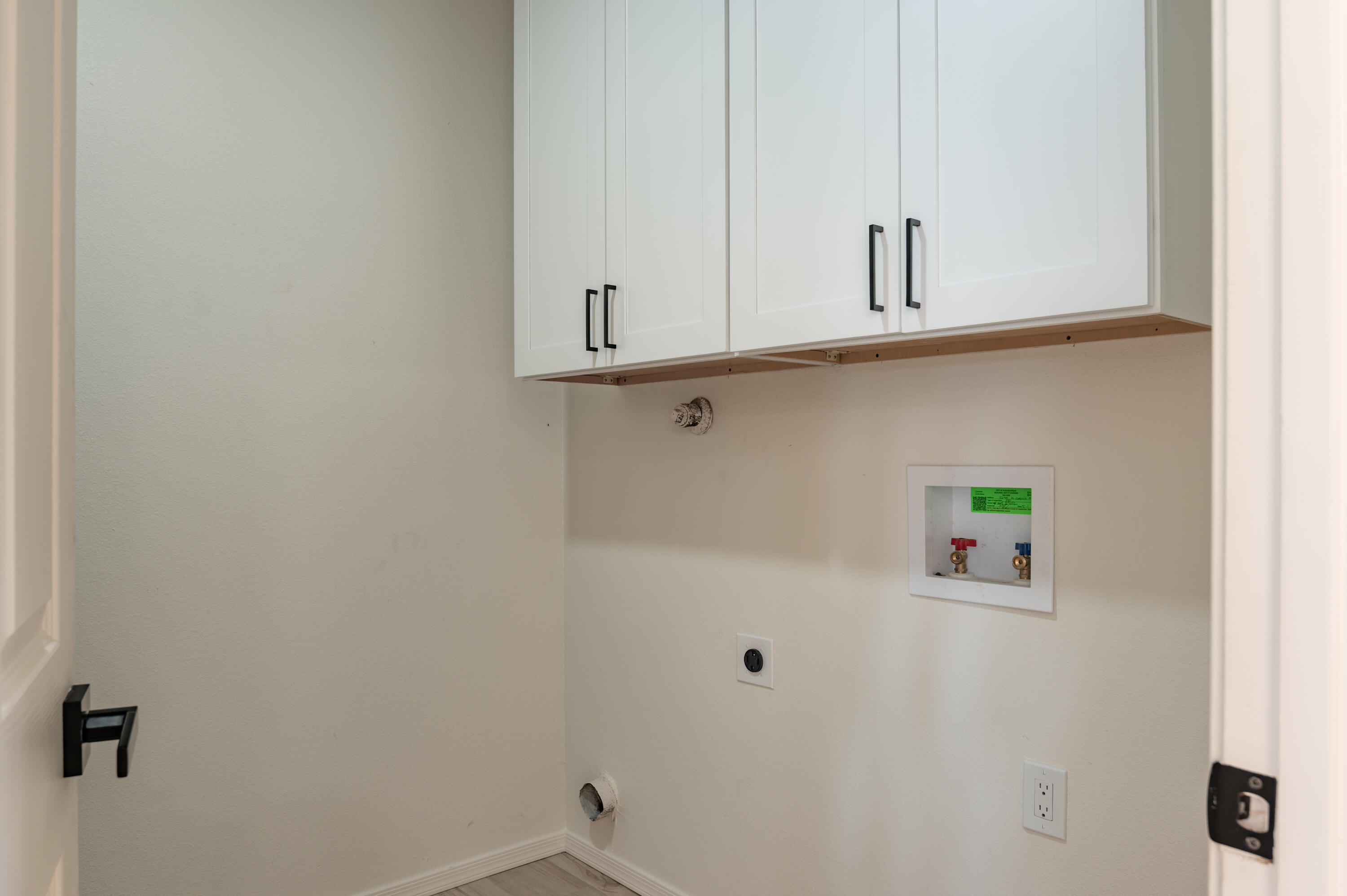 5239 LA COLONIA Drive NW