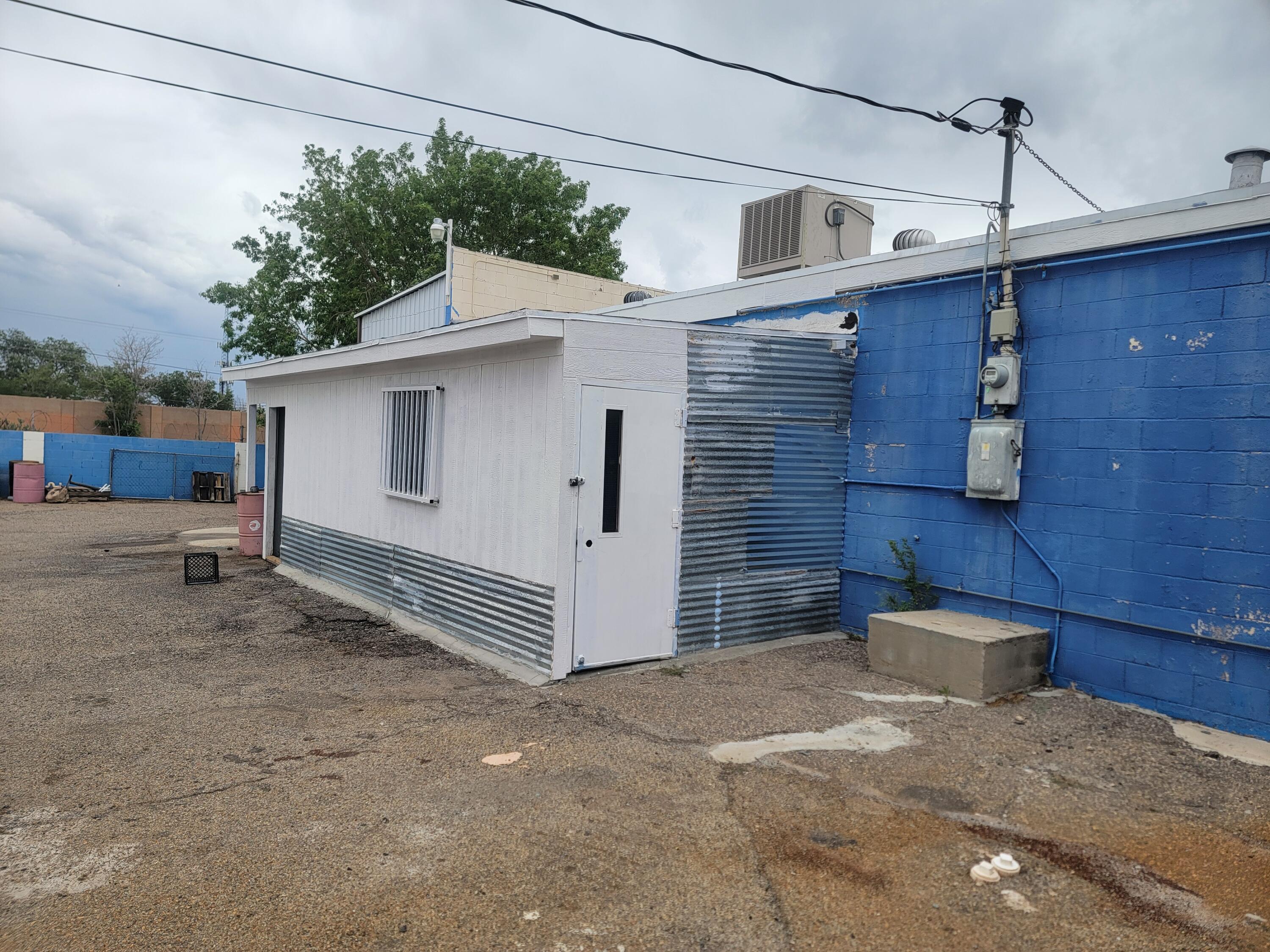 801 Old Coors Dr Drive SW