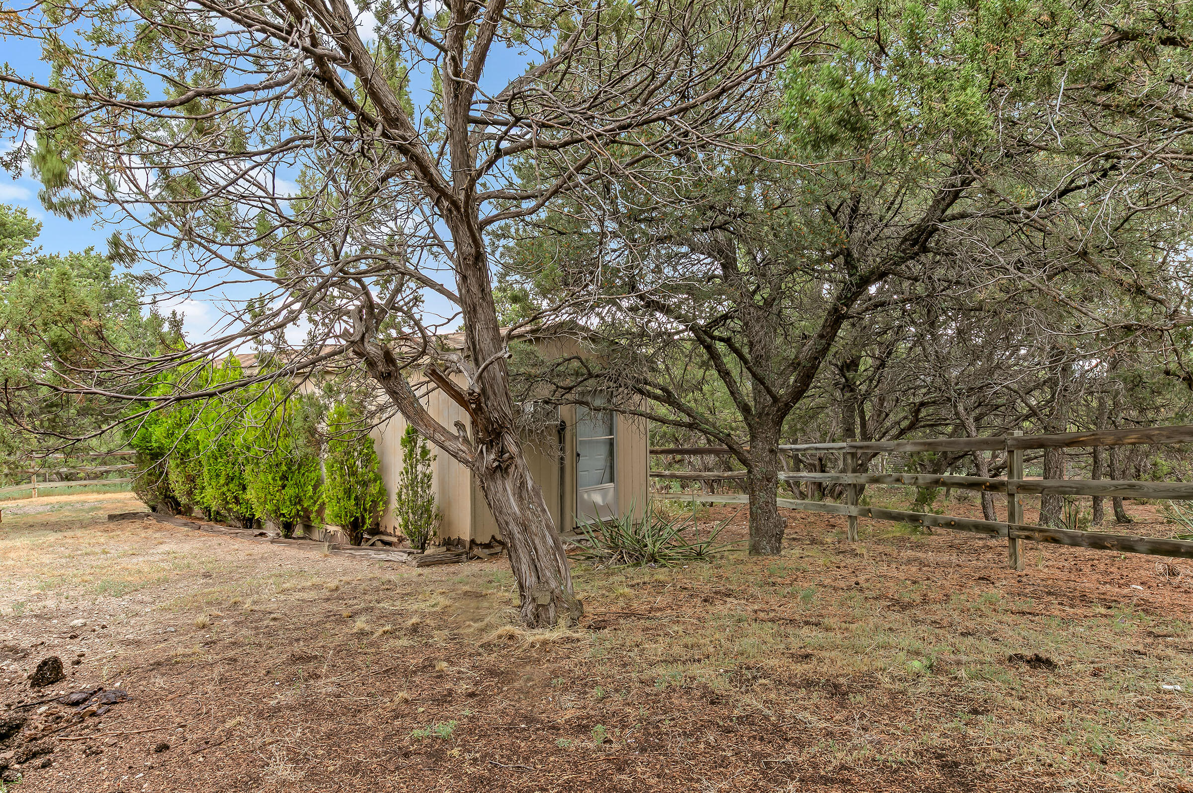 649 FROST Road