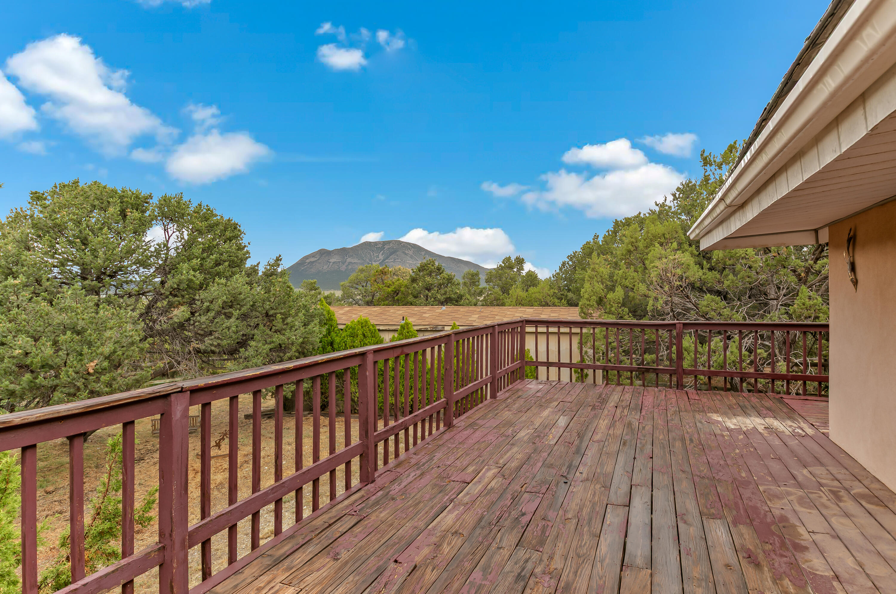 649 FROST Road