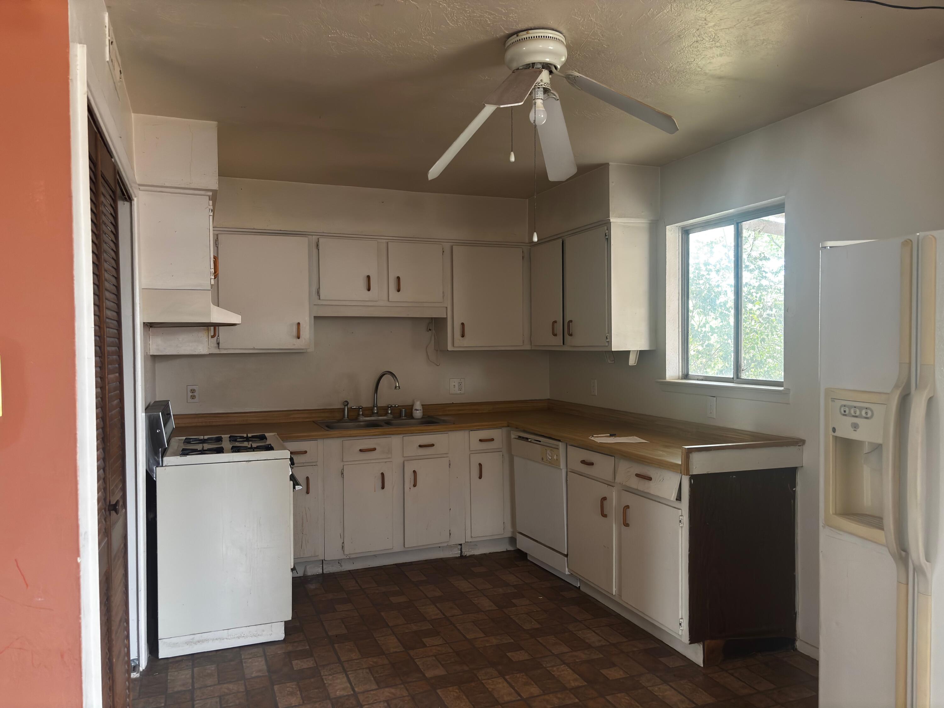 1208 Franciscan Avenue