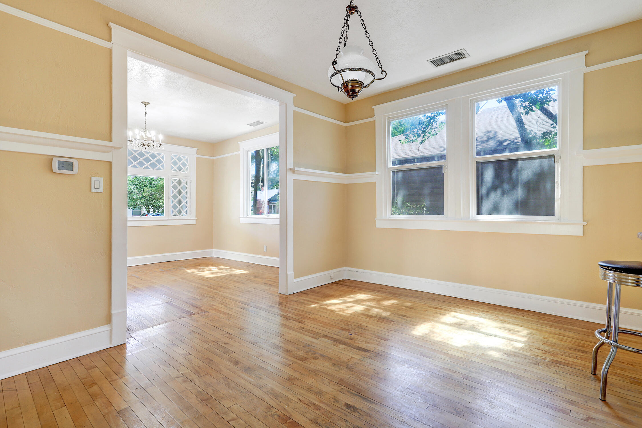 908 GOLD Avenue SW