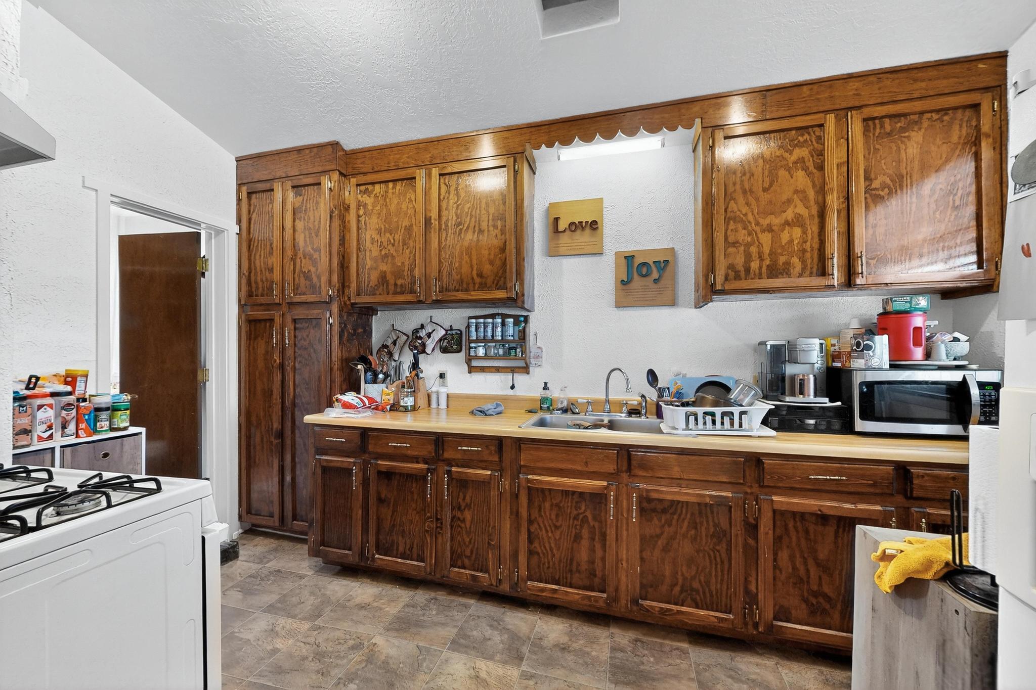 2374 CAMINO MELITON