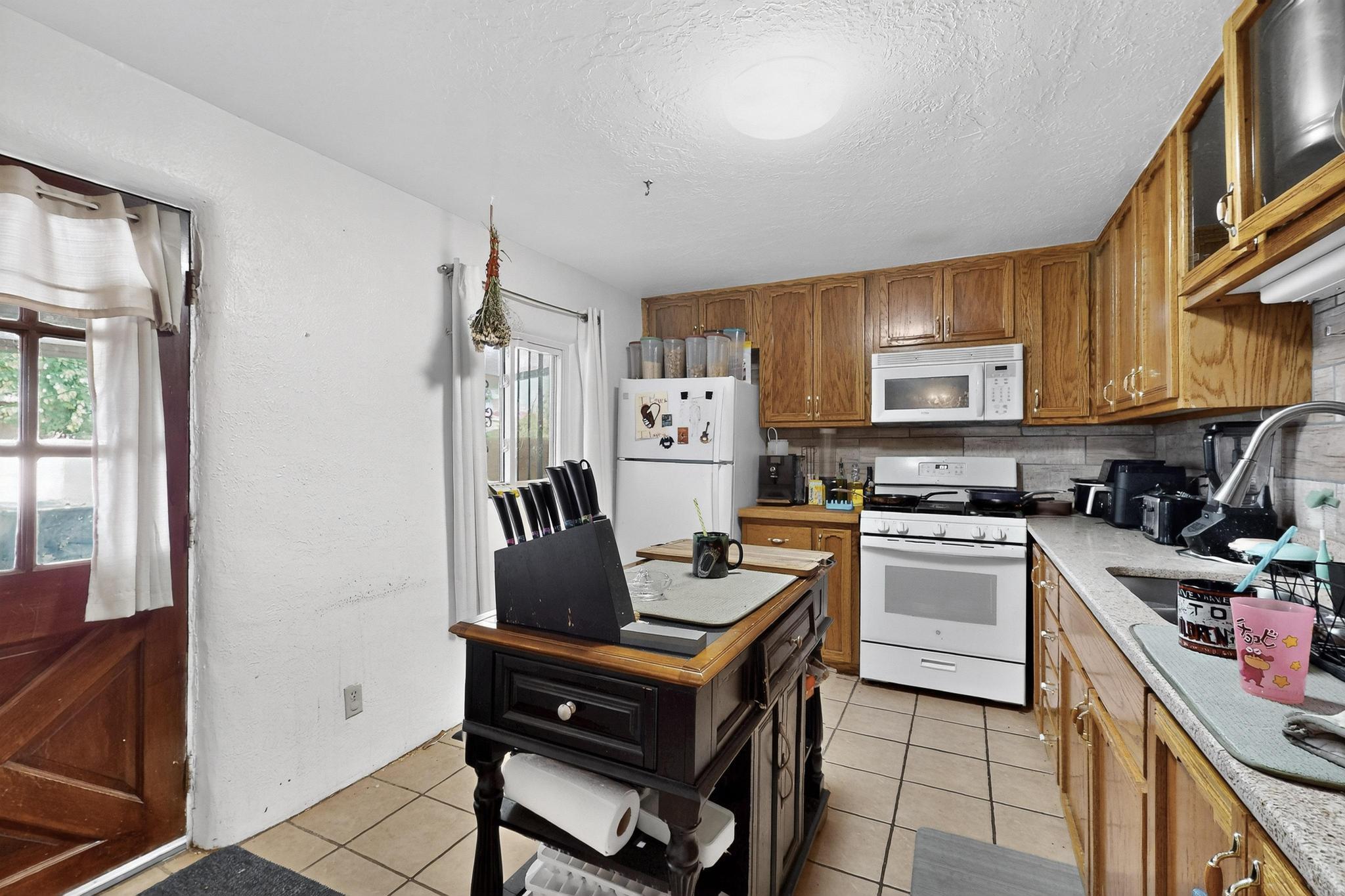 2374 CAMINO MELITON
