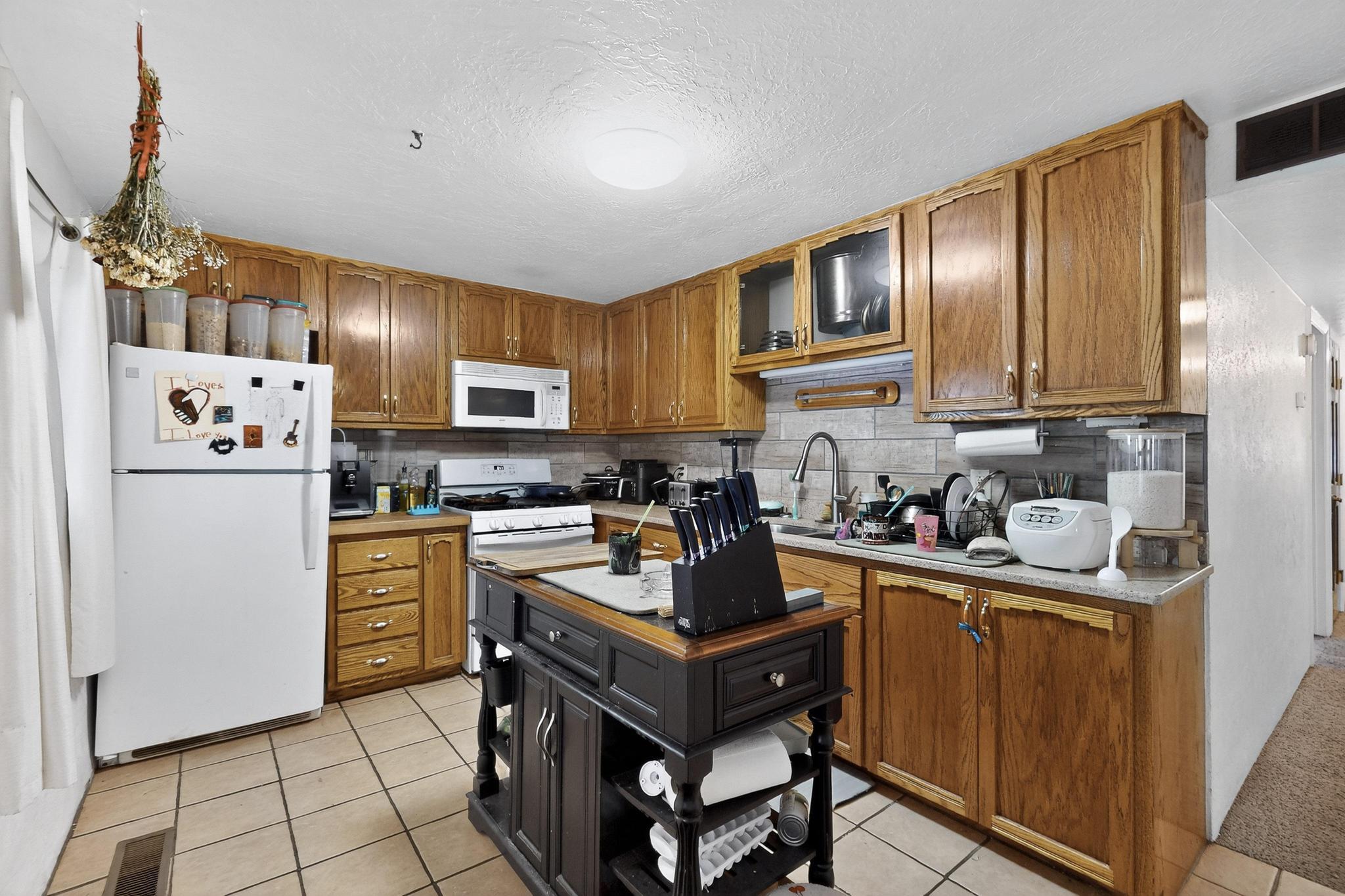 2374 CAMINO MELITON
