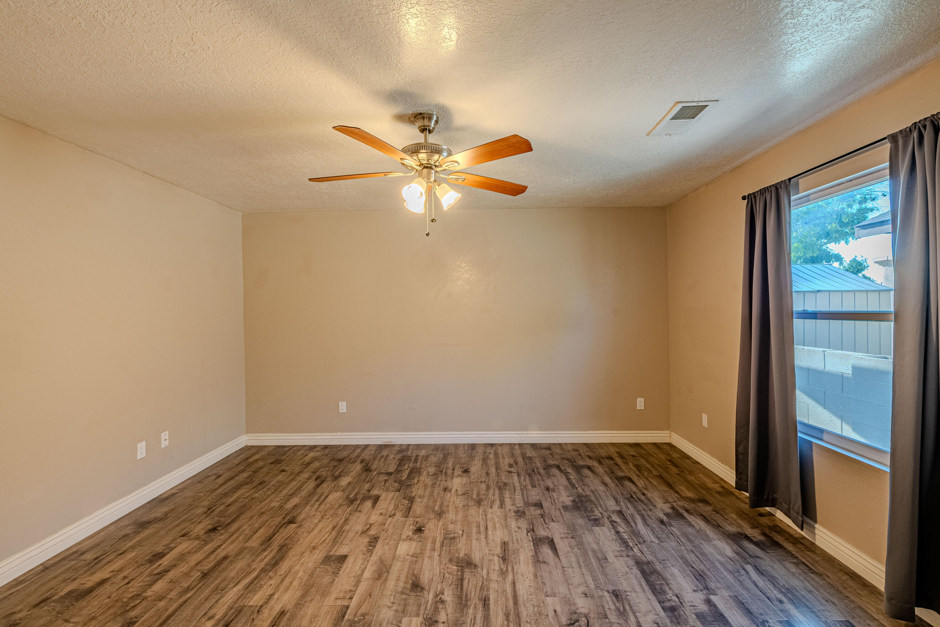 1916 DESERT BREEZE Drive SW
