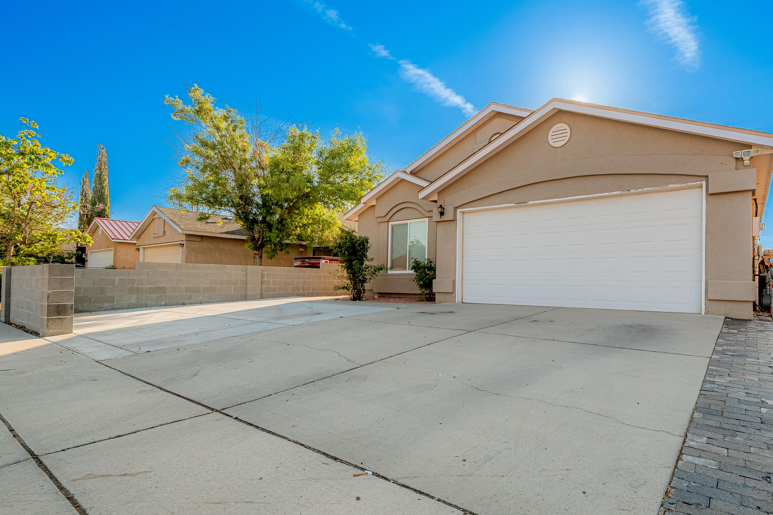1916 DESERT BREEZE Drive SW