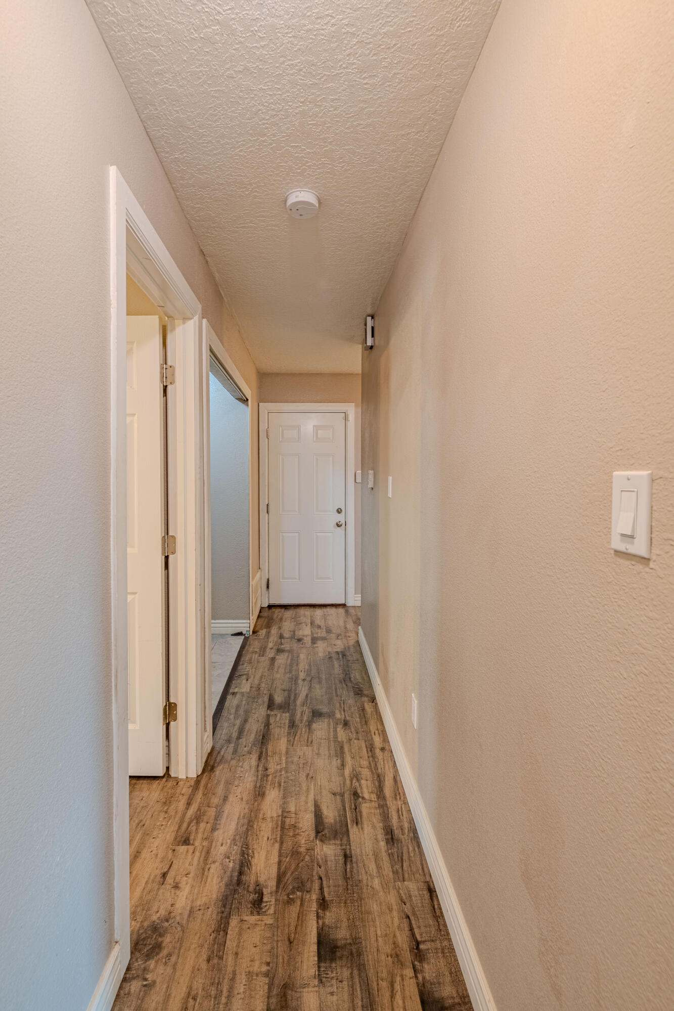1916 DESERT BREEZE Drive SW