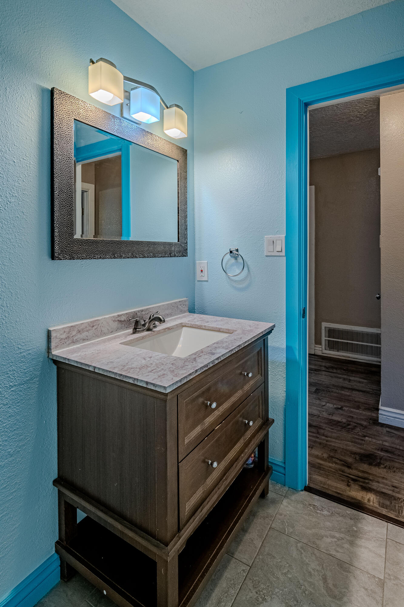 1916 DESERT BREEZE Drive SW