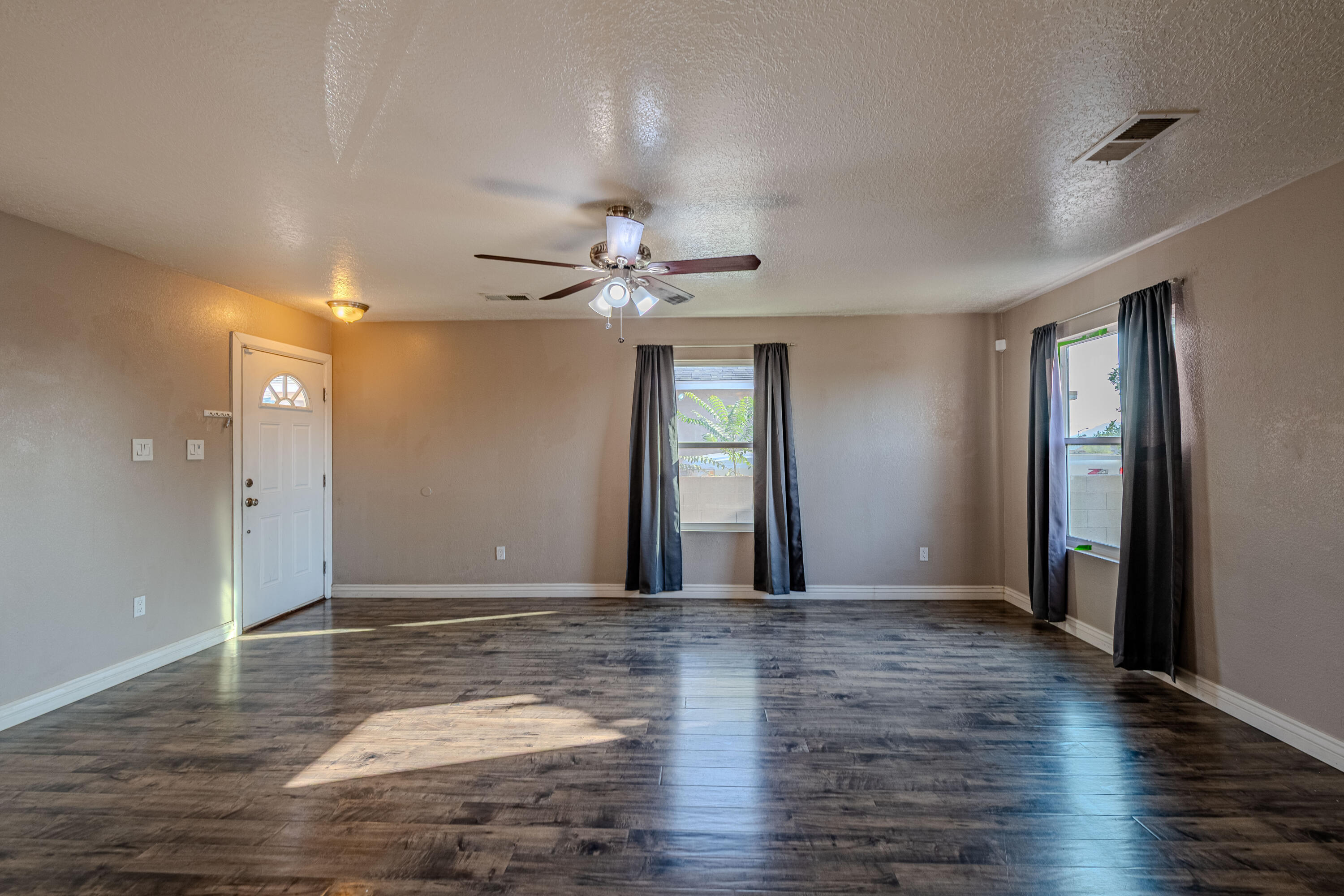 1916 DESERT BREEZE Drive SW
