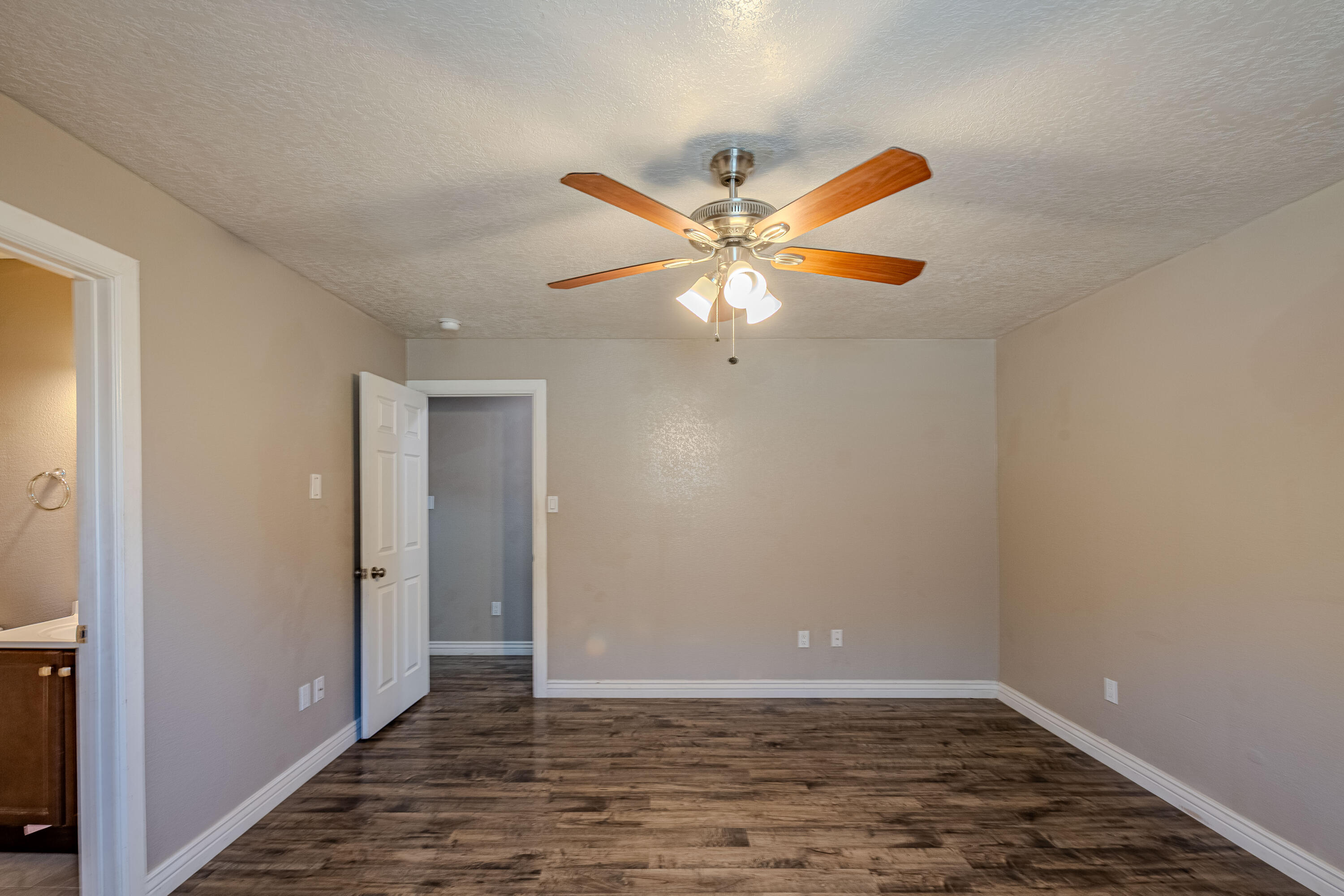 1916 DESERT BREEZE Drive SW