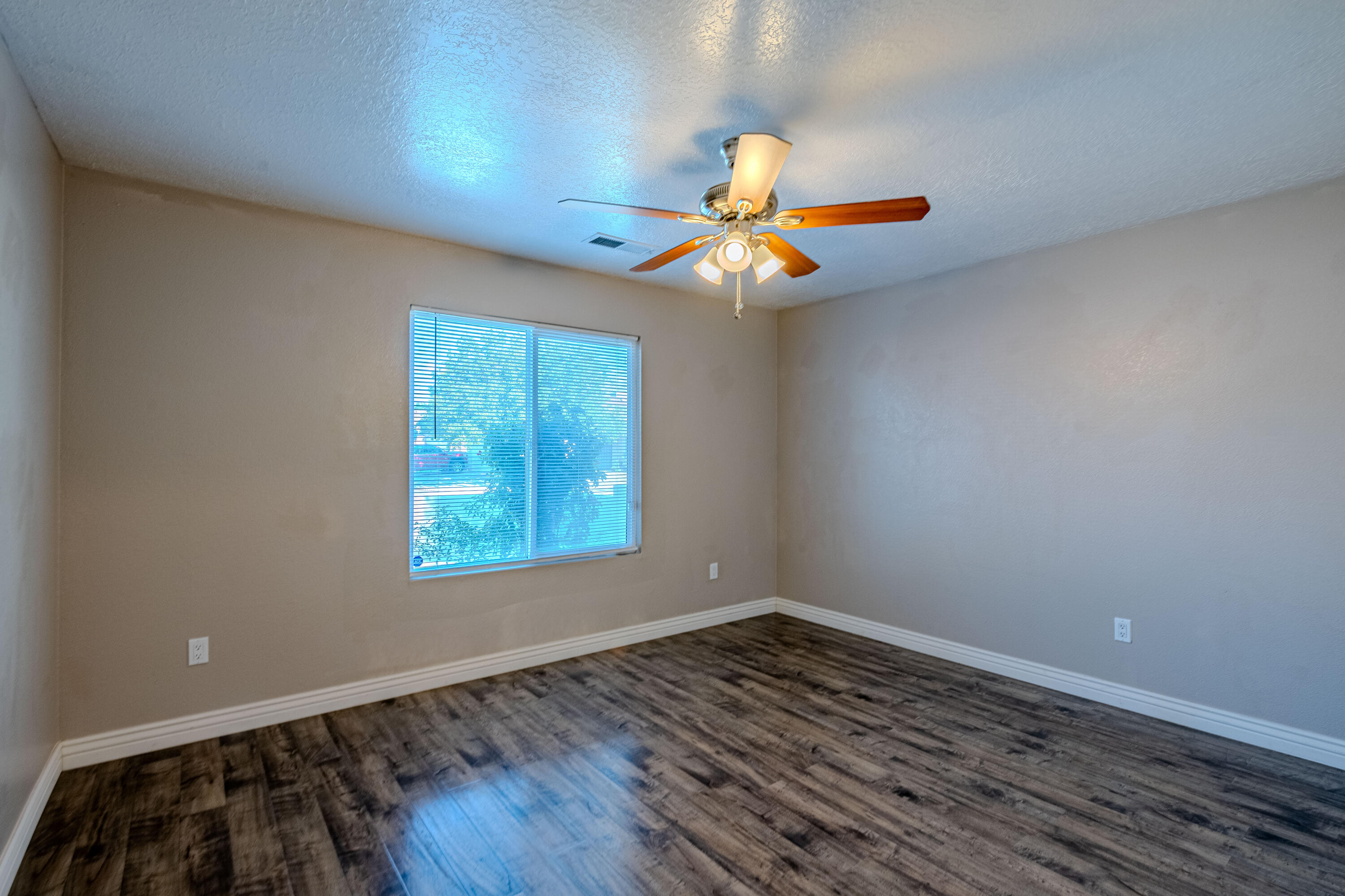 1916 DESERT BREEZE Drive SW