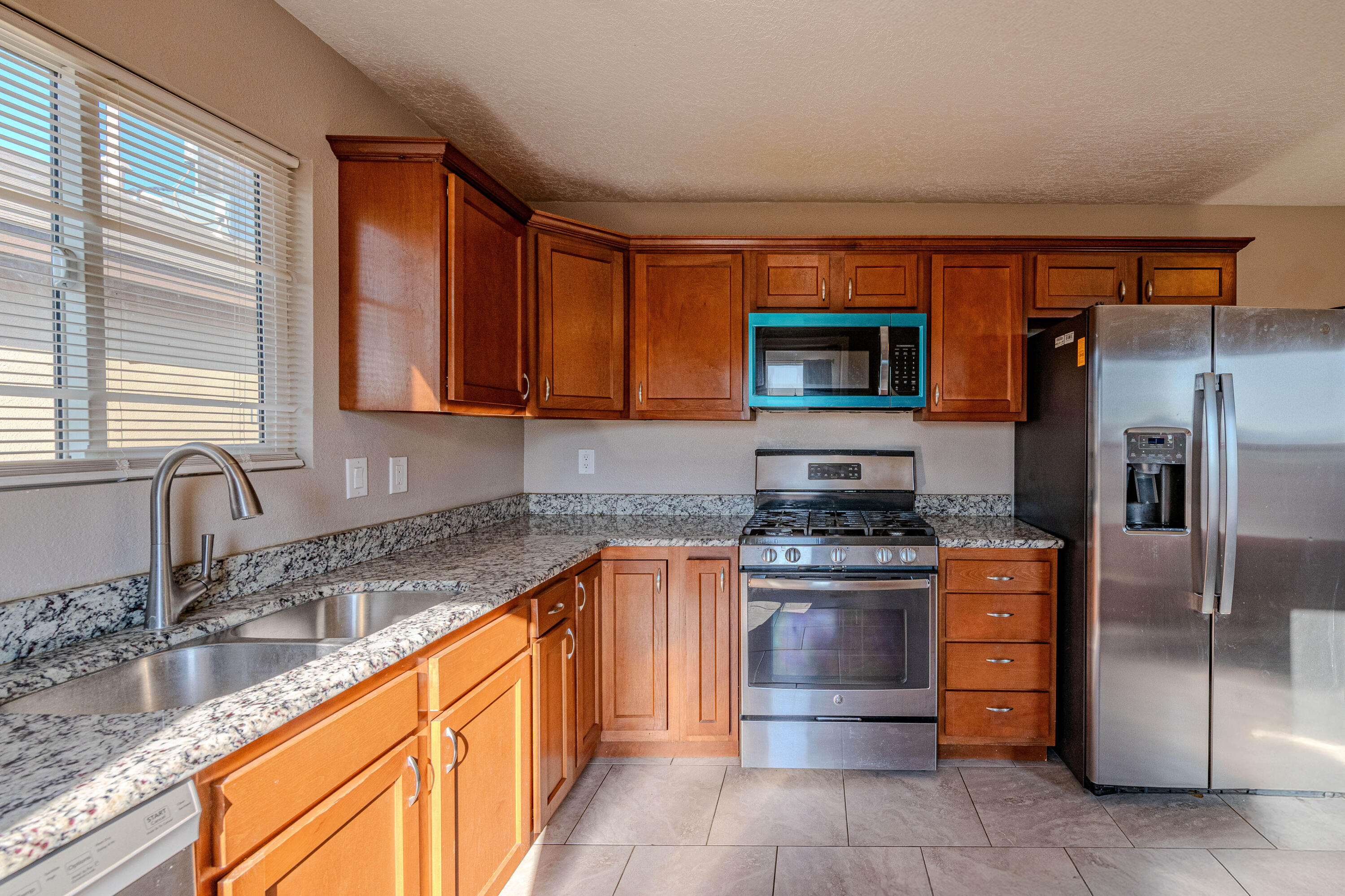 1916 DESERT BREEZE Drive SW